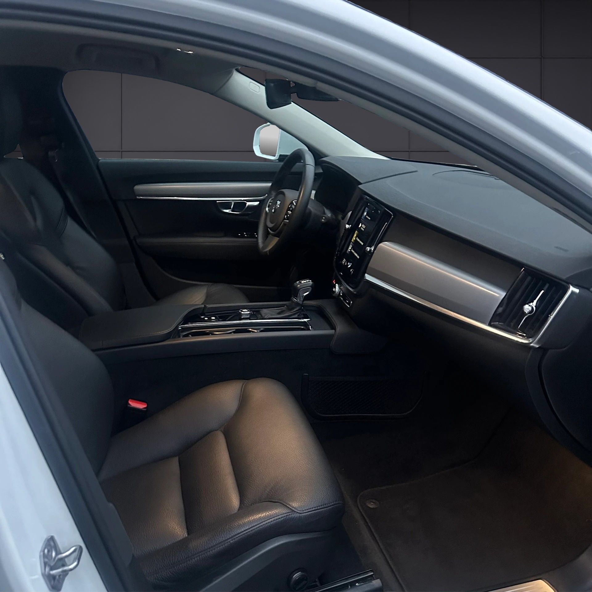 VOLVO V90 D3 Momentum Geartronic-image-17