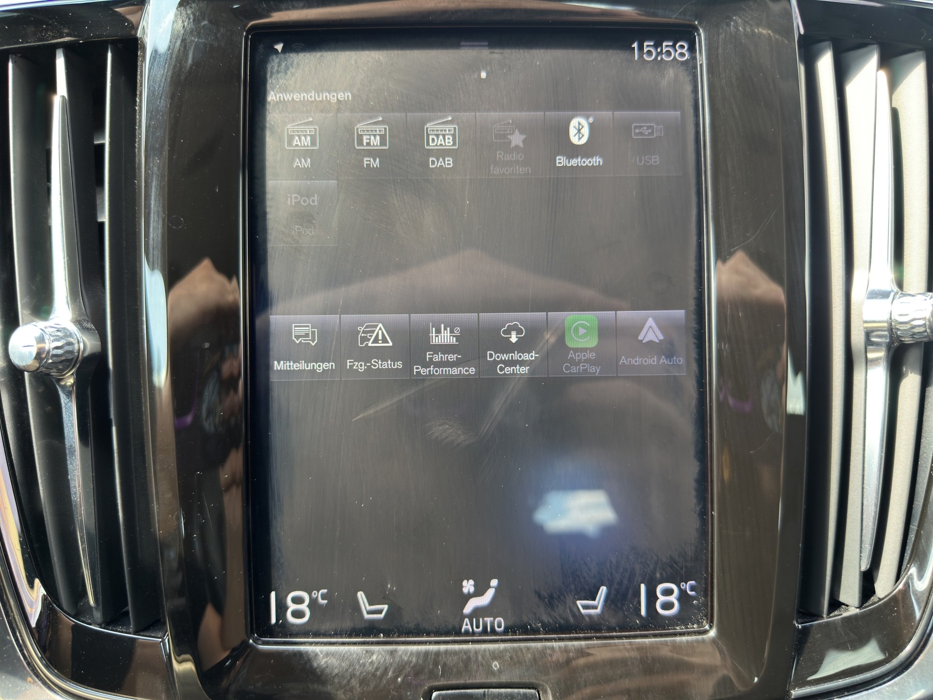 VOLVO V90 D3 Momentum Geartronic-image-29
