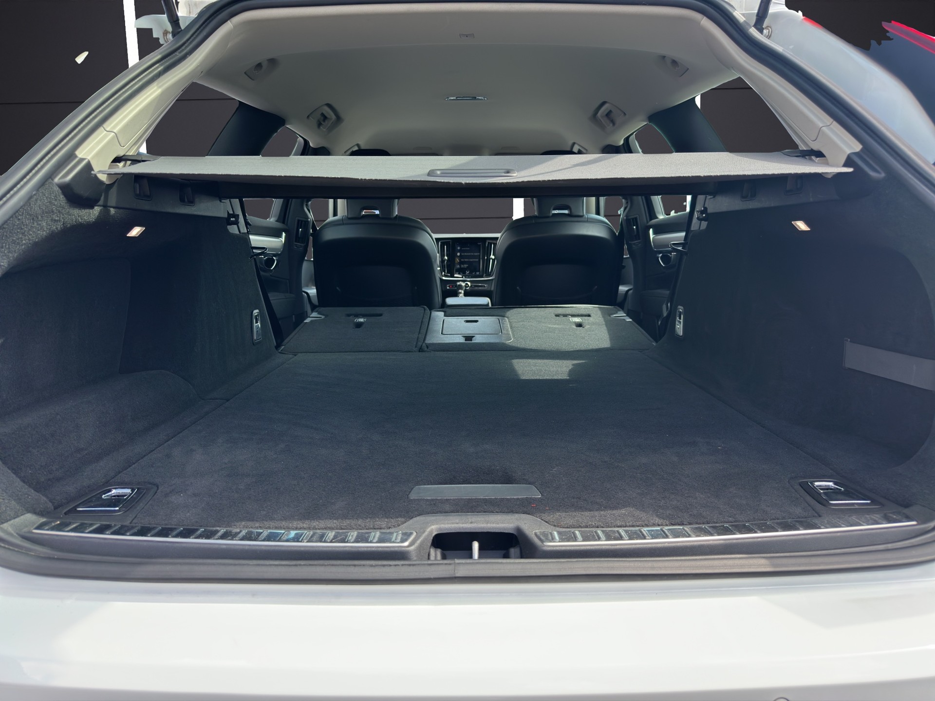 VOLVO V90 D3 Momentum Geartronic-image-10