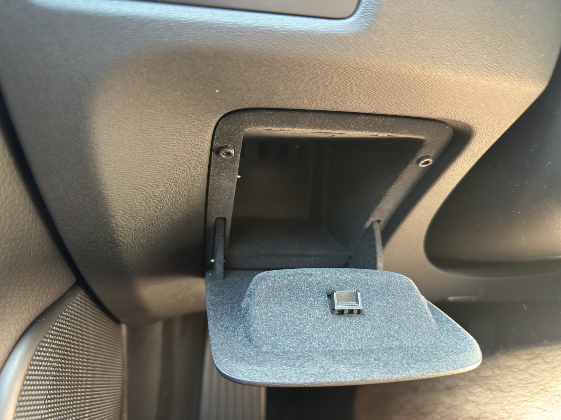 VOLVO V90 D3 Momentum Geartronic-image-31