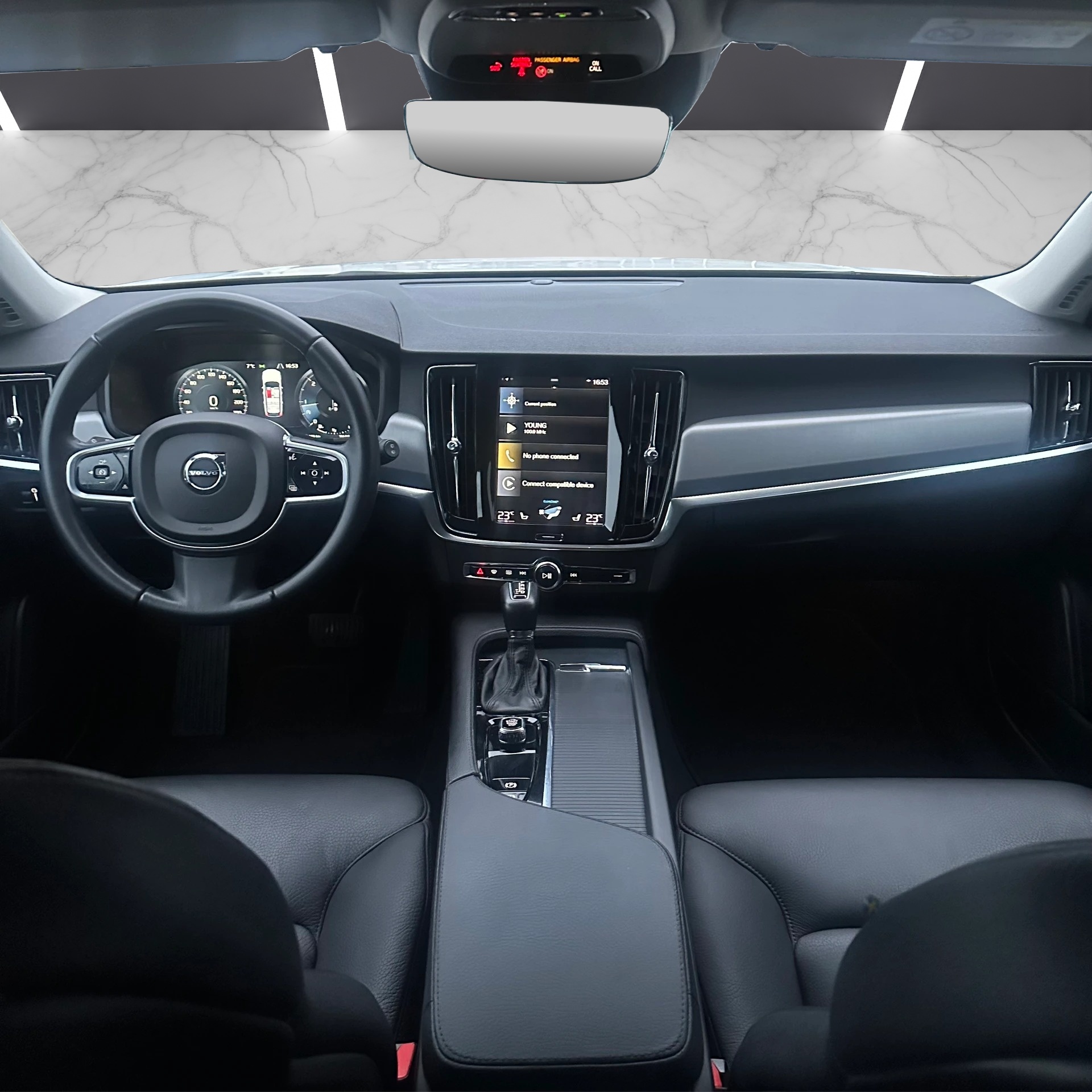 VOLVO V90 D3 Momentum Geartronic-image-18