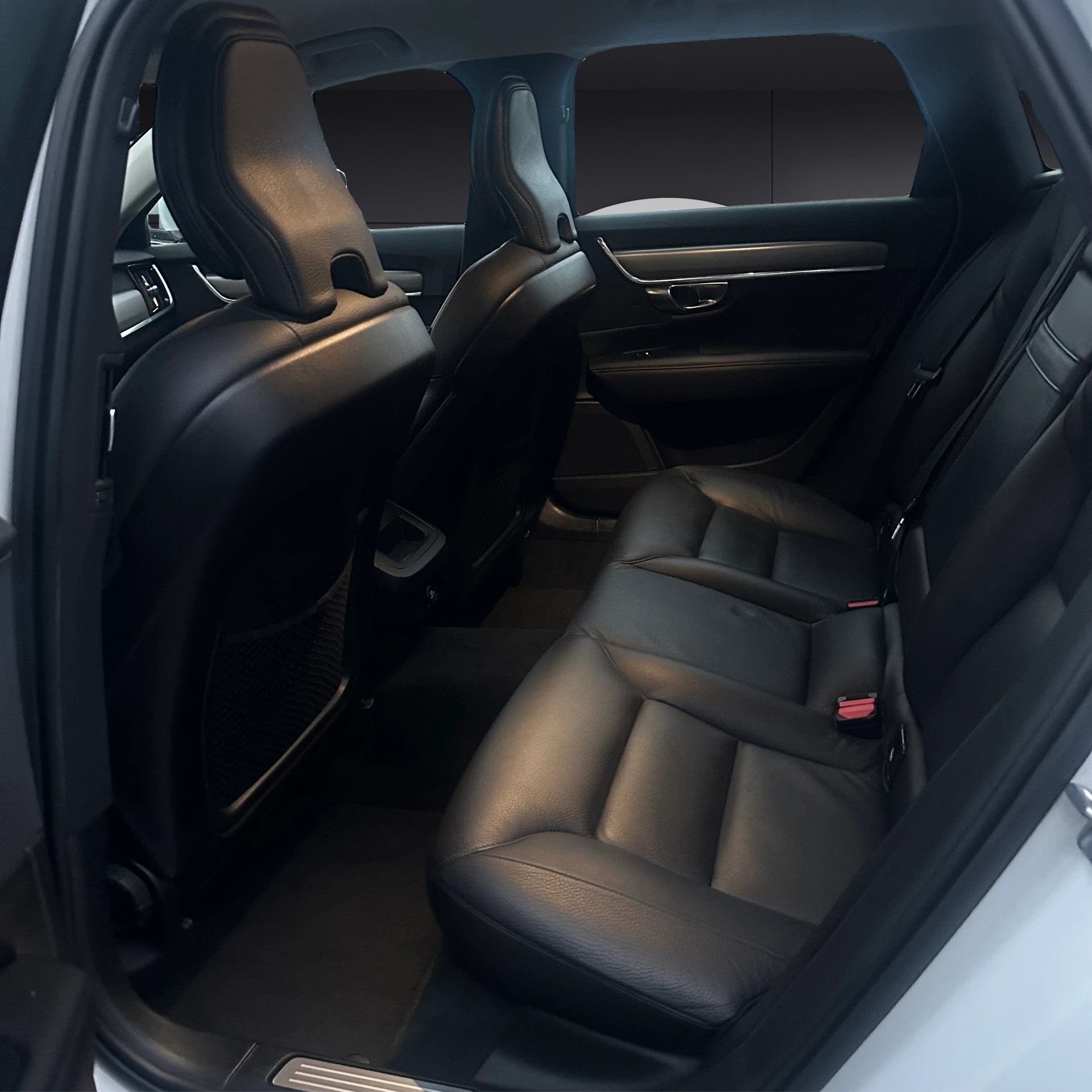 VOLVO V90 D3 Momentum Geartronic-image-28