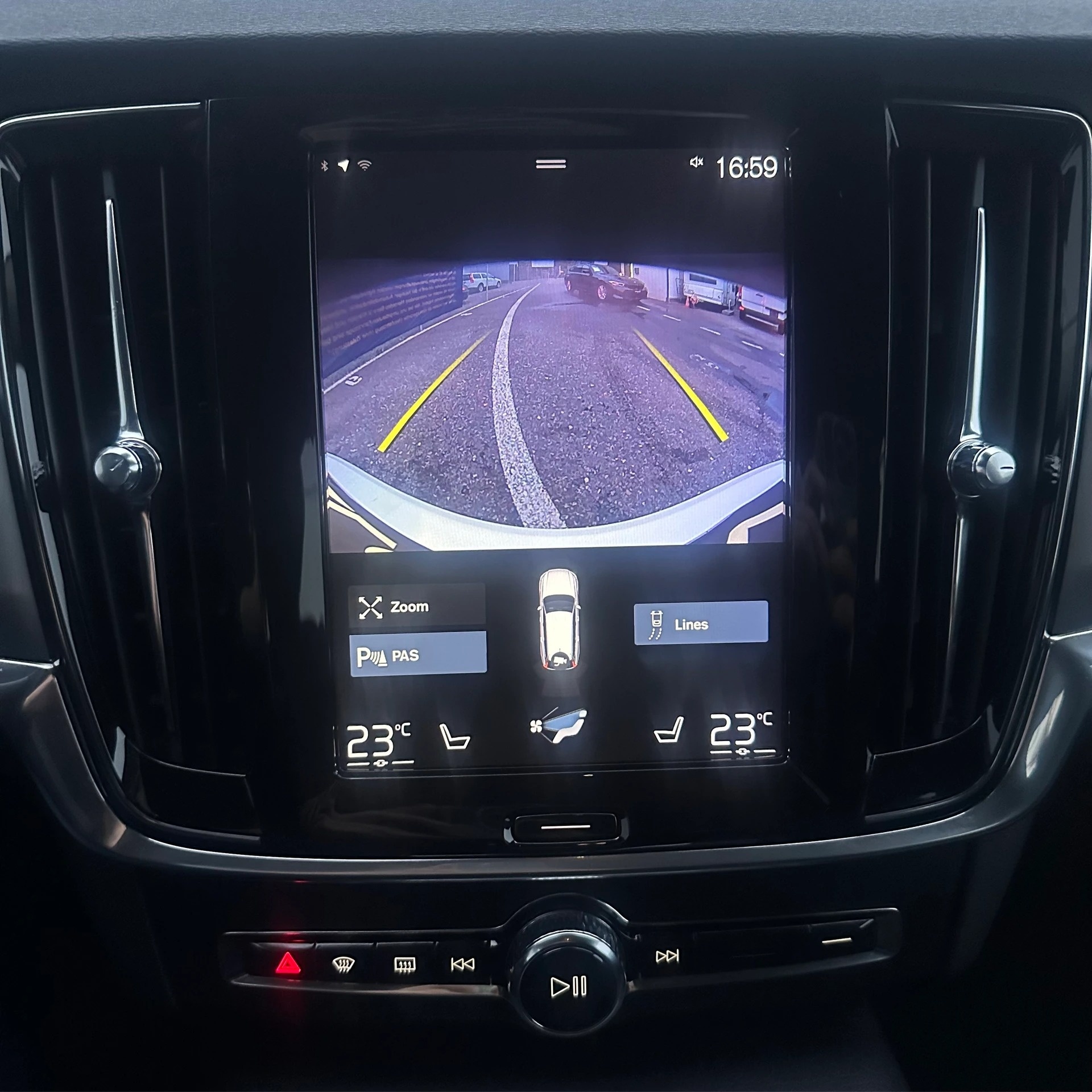 VOLVO V90 D3 Momentum Geartronic-image-24