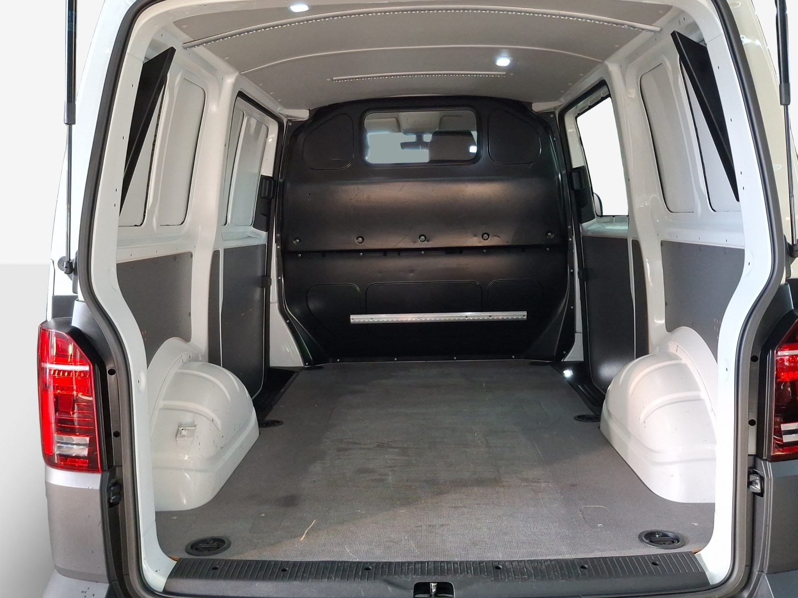 VW T6.1 2.0 TDI 4Motion-image-12