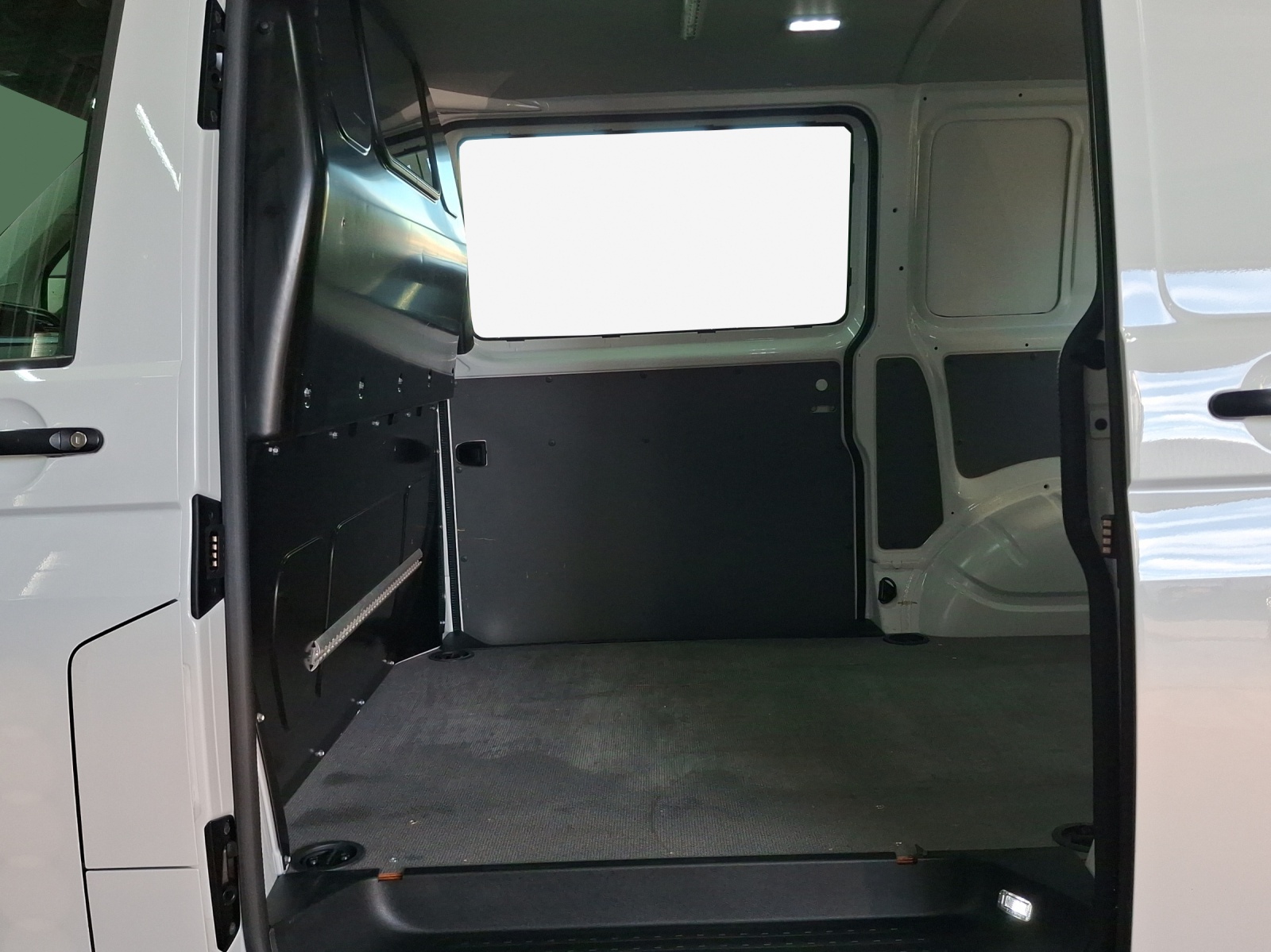 VW T6.1 2.0 TDI 4Motion-image-11