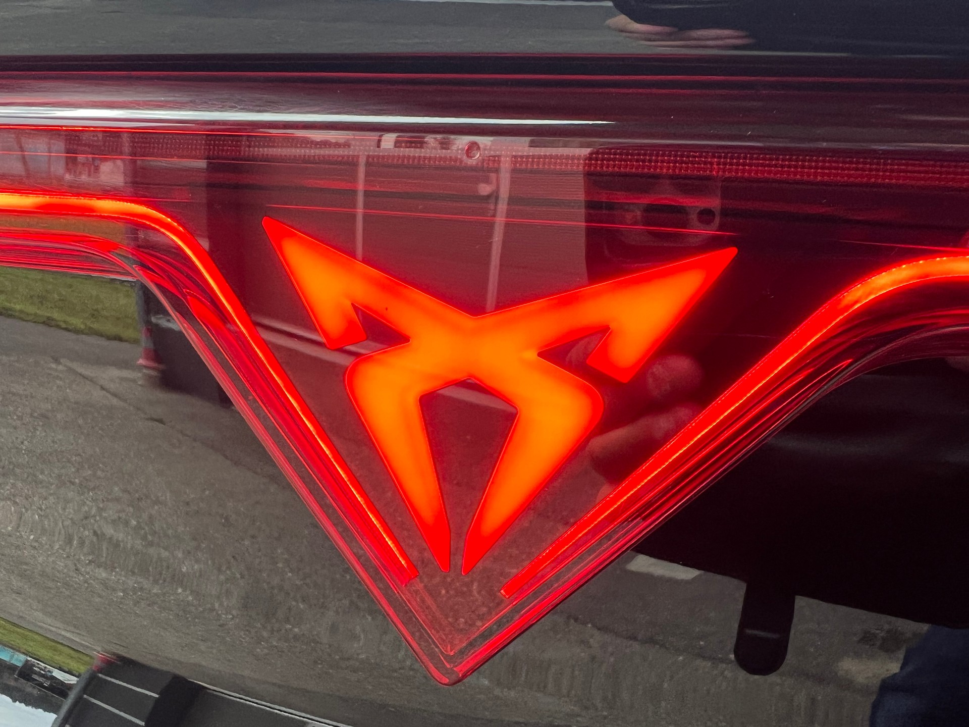 CUPRA LEON "272 PS" !! ST 1.5 E.-HYBRID pHEV. VZ-DSG. CH WAGEN !! AMAG VOLLGARANTIE. TOP AUSSTATTUNG.-image-5