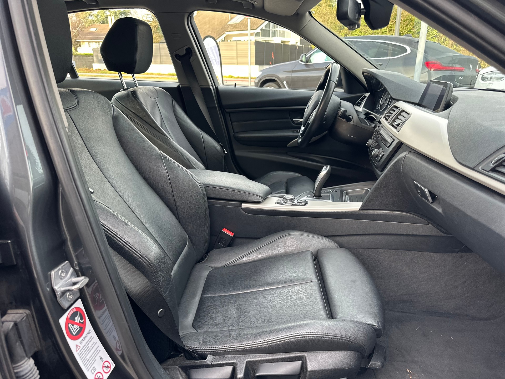 BMW 320d xDrive Steptronic-image-5