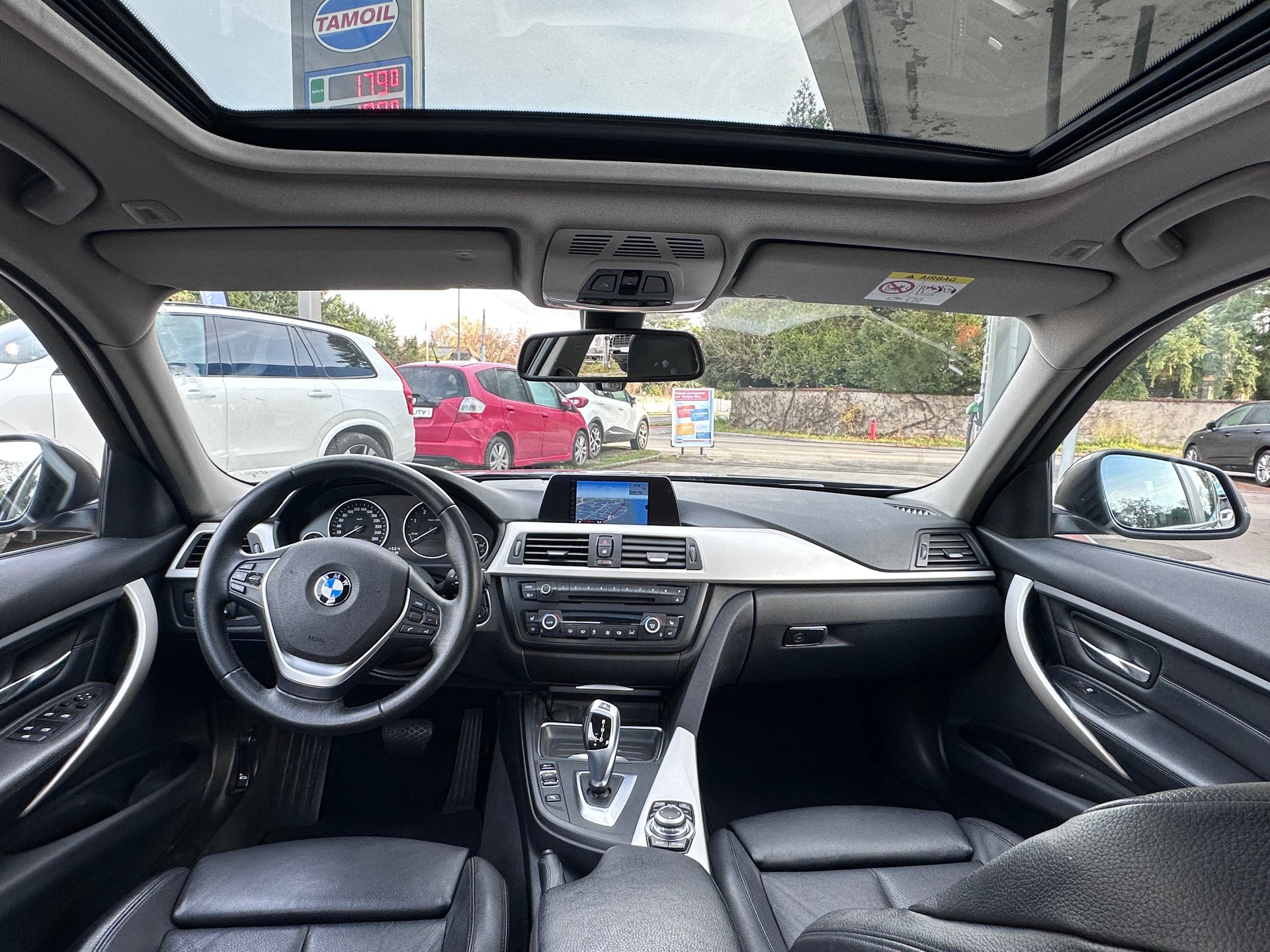 BMW 320d xDrive Steptronic-image-11