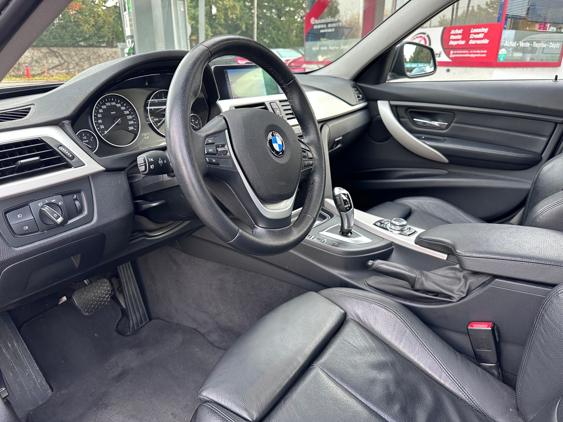 BMW 320d xDrive Steptronic-image-9