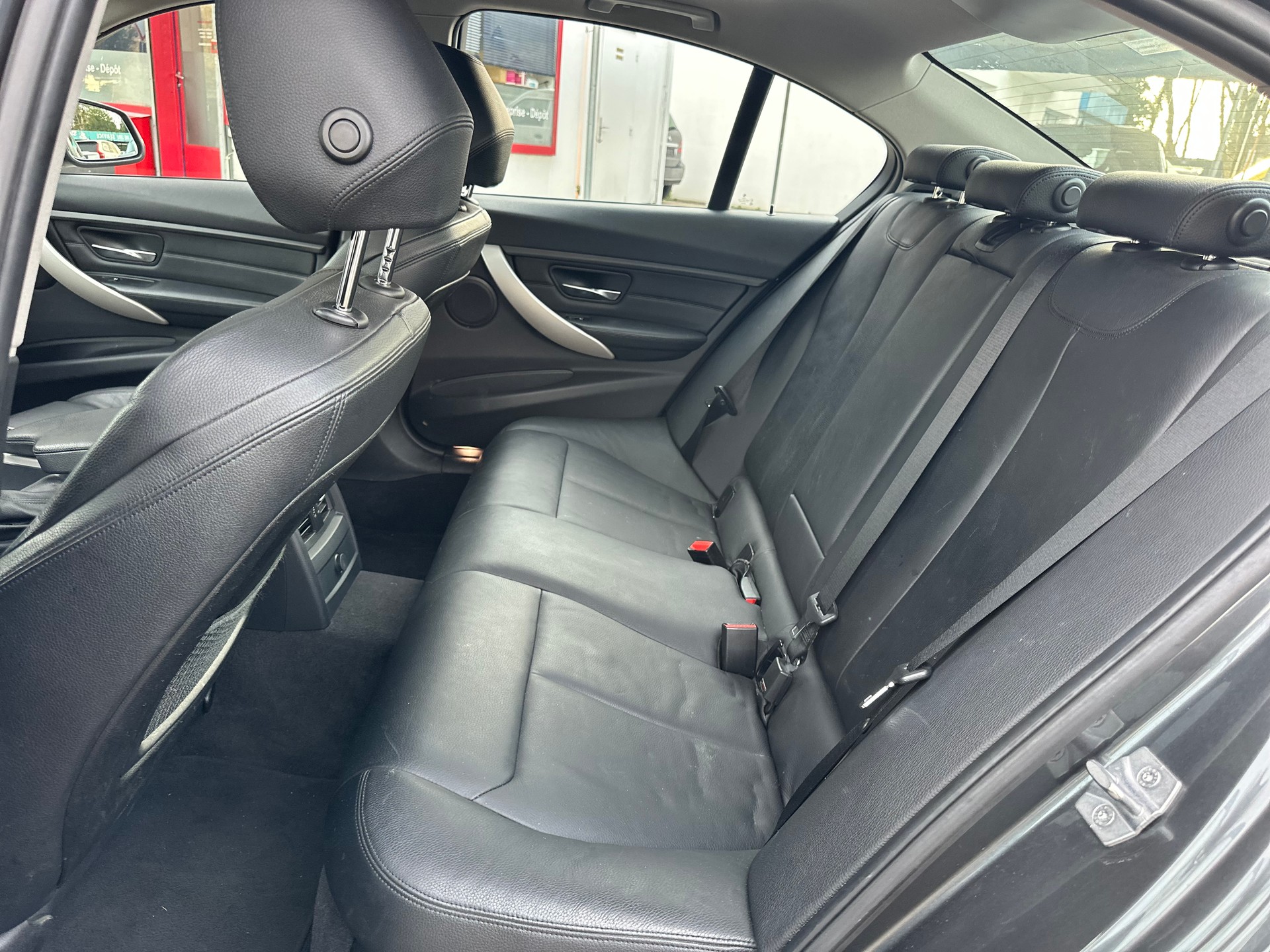 BMW 320d xDrive Steptronic-image-10