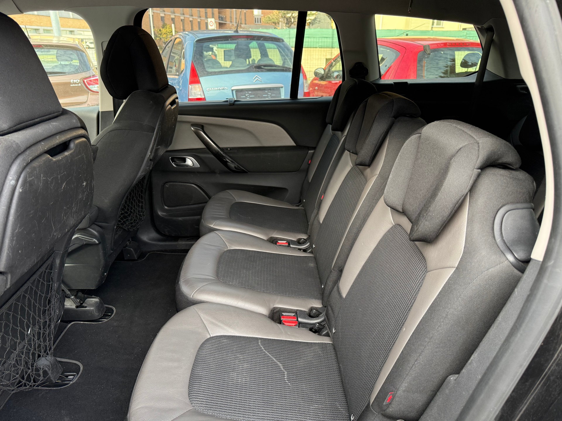 CITROEN Grand C4 Picasso 1.6 e-HDi Exclusive EGS6-image-10