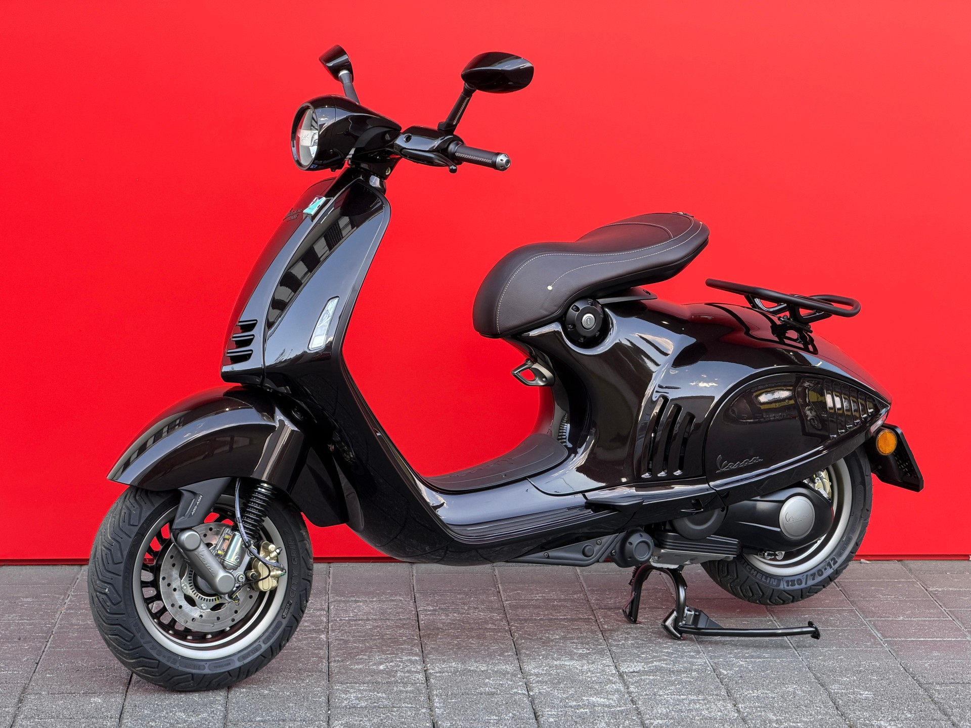 PIAGGIO Vespa 946 Horse-image-3
