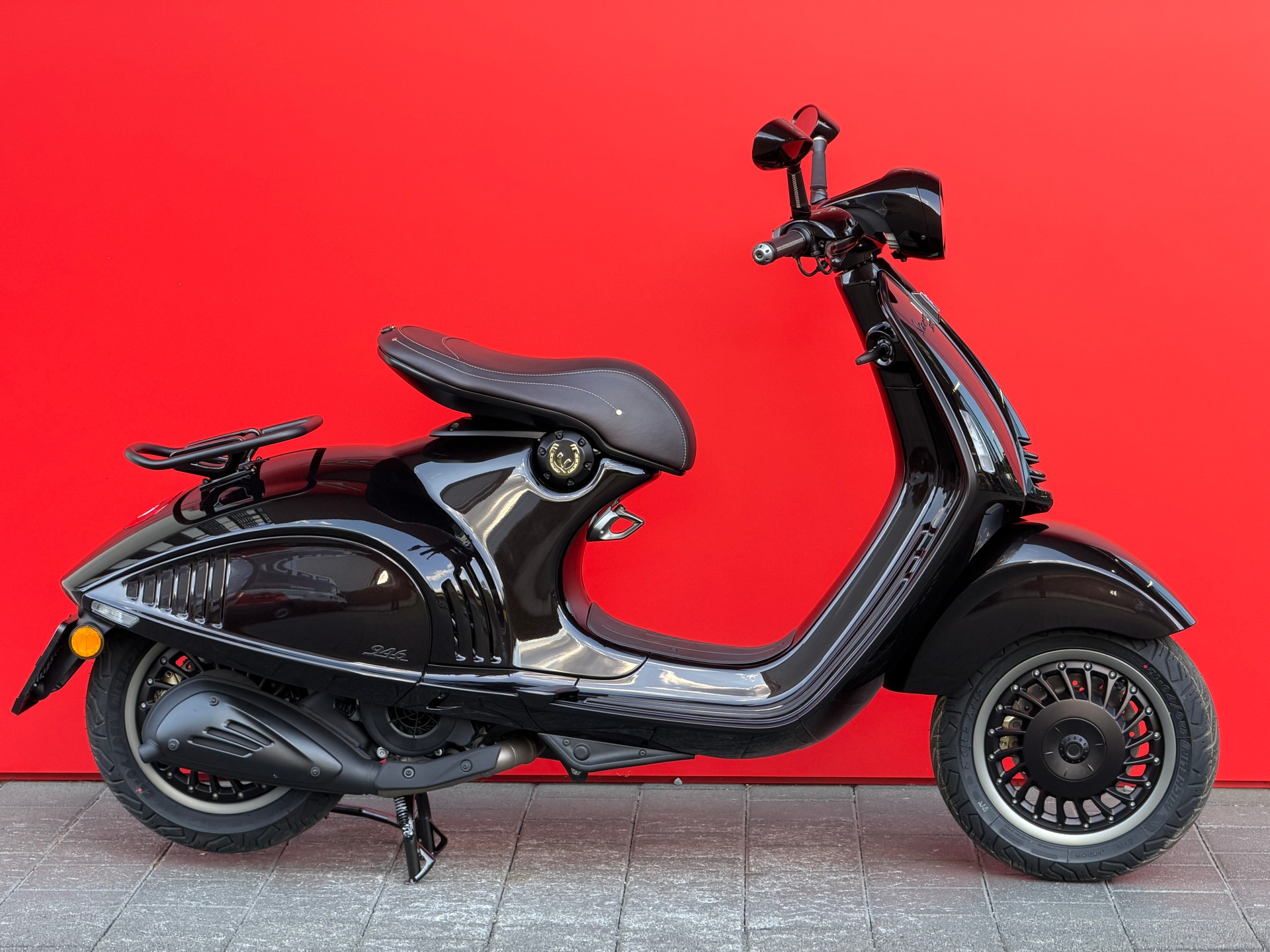 PIAGGIO Vespa 946 Horse-image-0