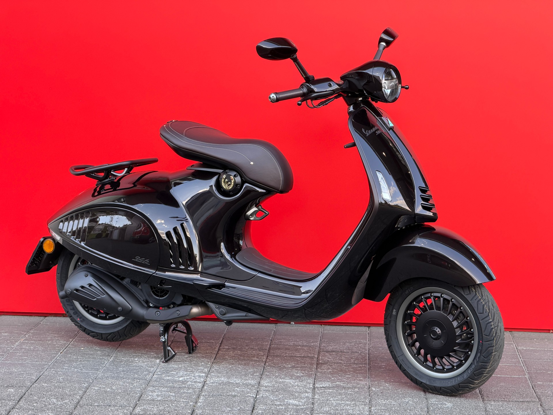 PIAGGIO Vespa 946 Horse-image-1