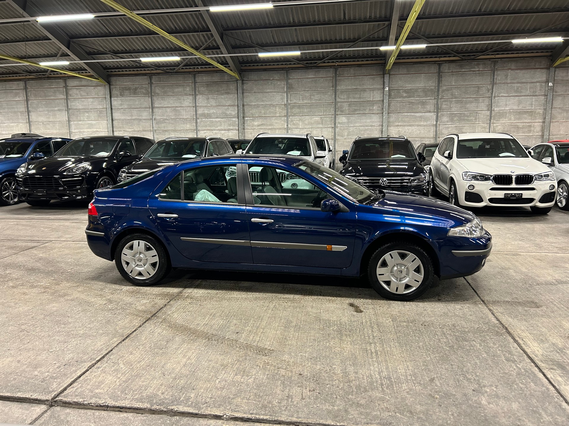 RENAULT Laguna 3.0 V6 24V Initiale Automatic-showroom-element-2