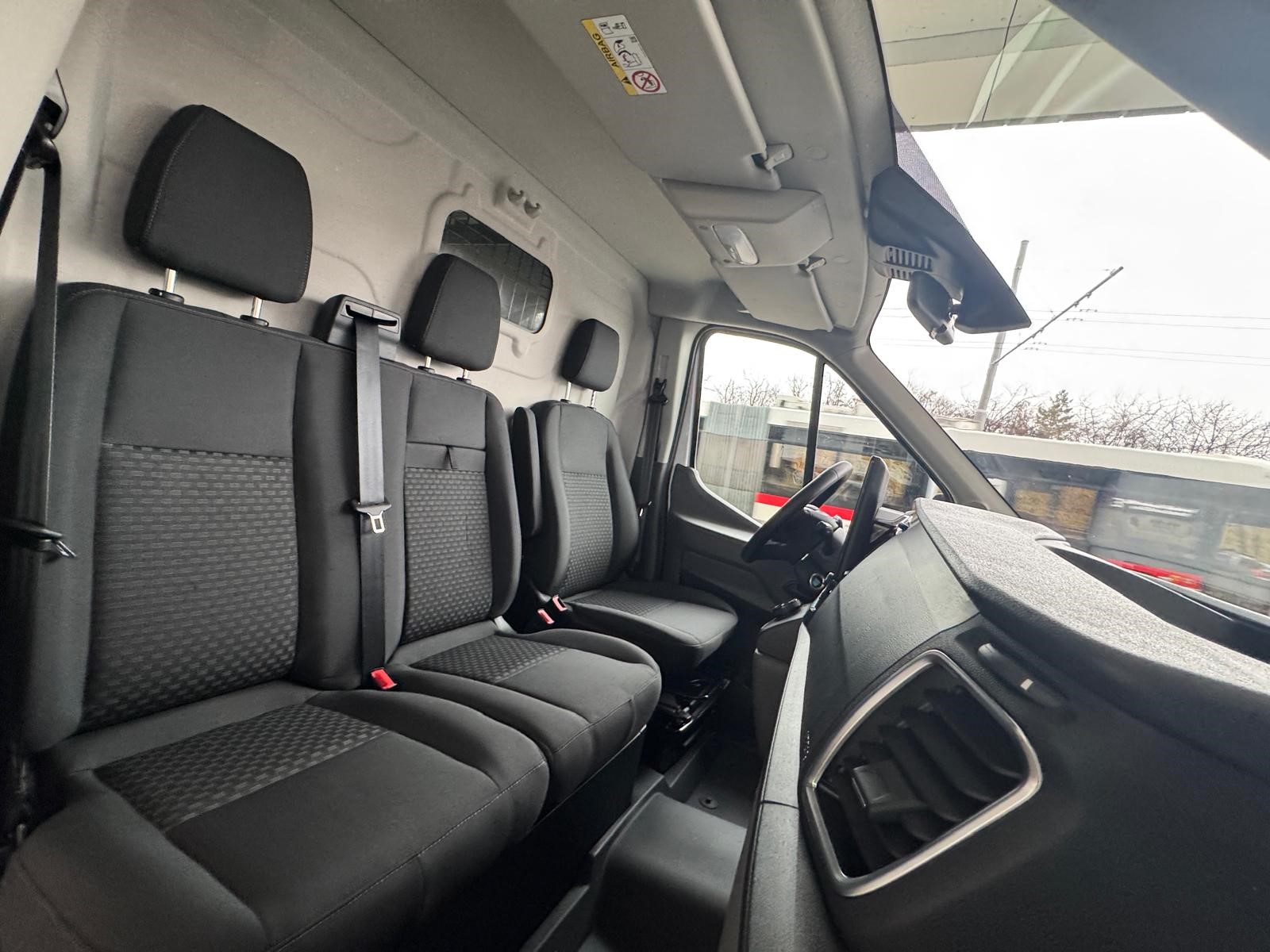 FORD E-Transit Van 350 L2H2 68kWh Trend-image-12