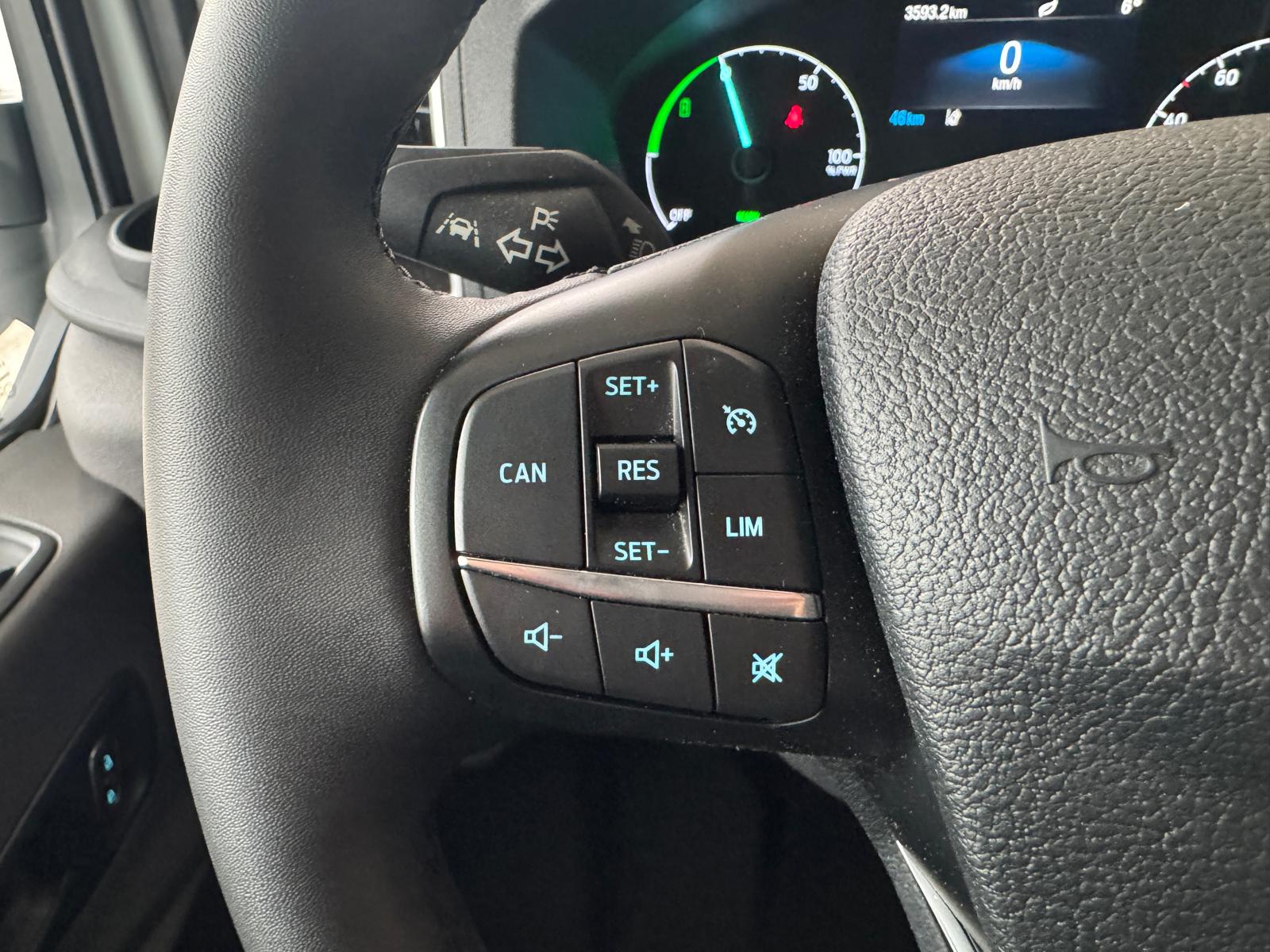 FORD E-Transit Van 350 L2H2 68kWh Trend-image-15