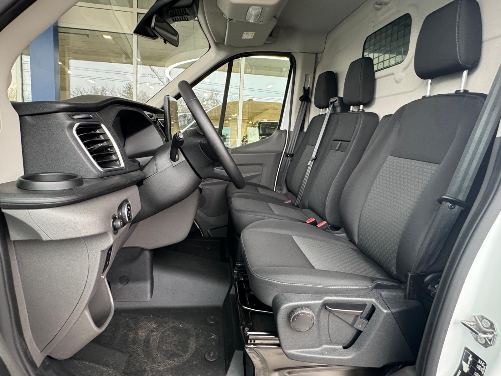 FORD E-Transit Van 350 L2H2 68kWh Trend-image-11