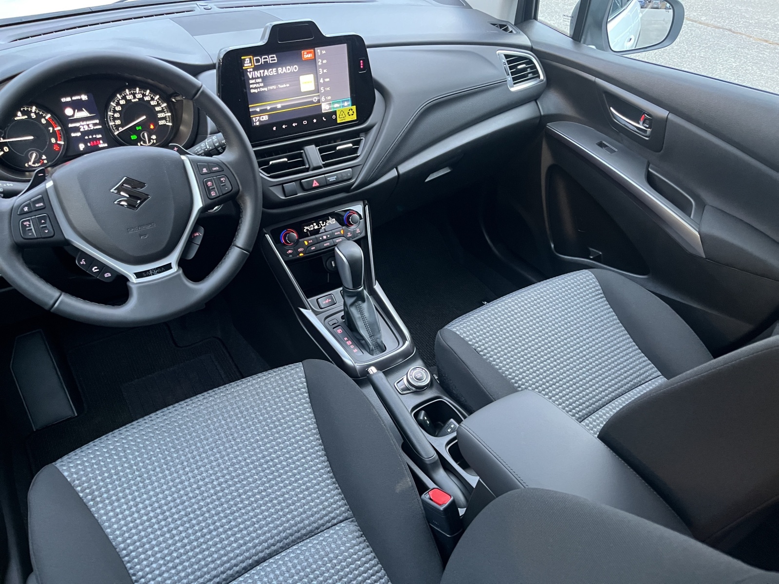 SUZUKI S-Cross 1.4 T Compact+ Hybrid 4x4-image-10