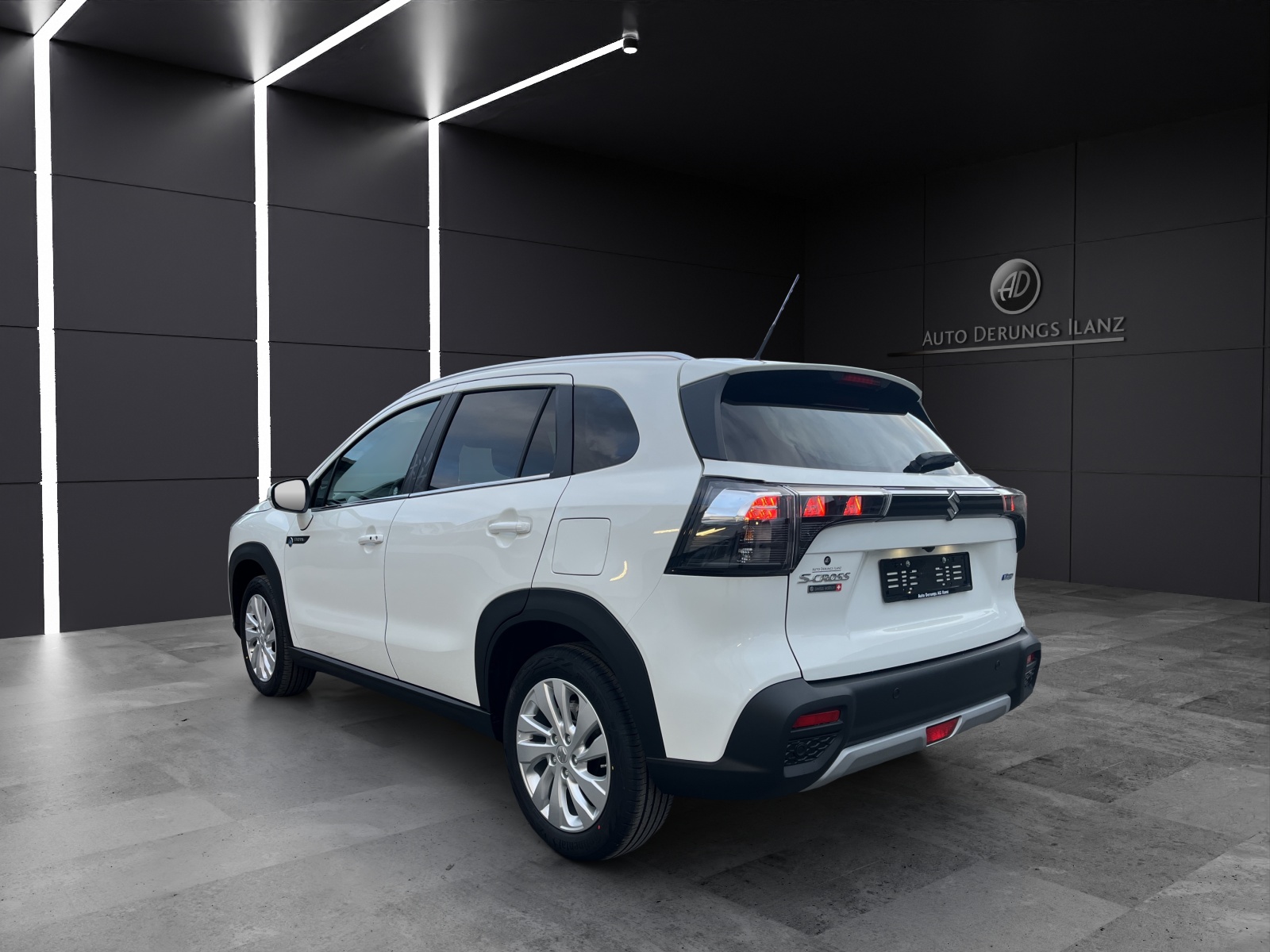 SUZUKI S-Cross 1.4 T Compact+ Hybrid 4x4-showroom-element-2