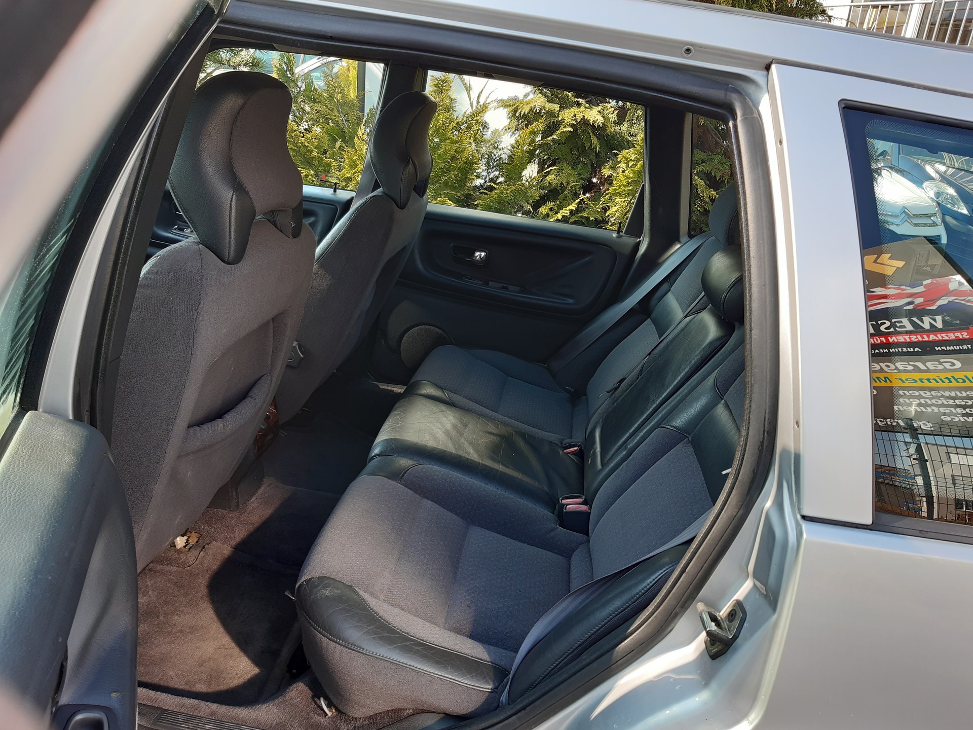 VOLVO V70 2.5-image-7