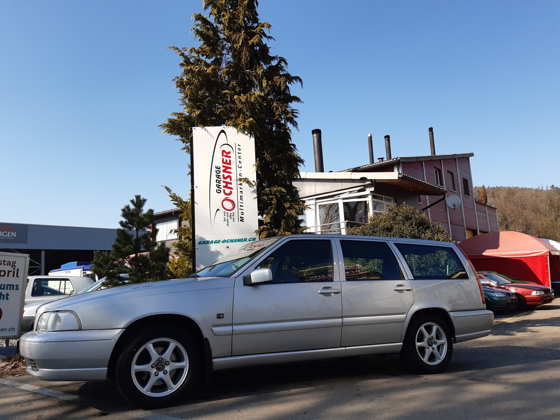 VOLVO V70 2.5-showroom-element-1
