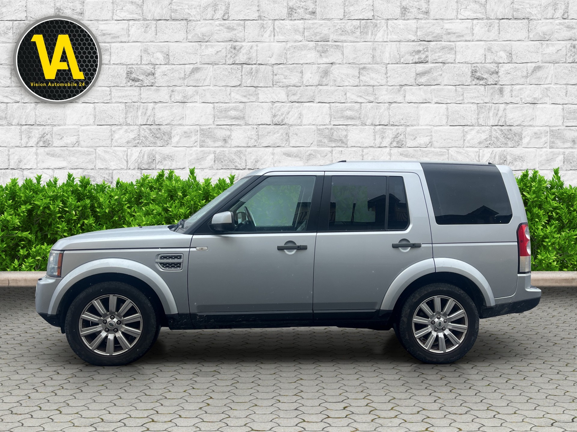 LAND ROVER Discovery 3.0 SDV6 HSE Automatic 7 PLACES-image-4