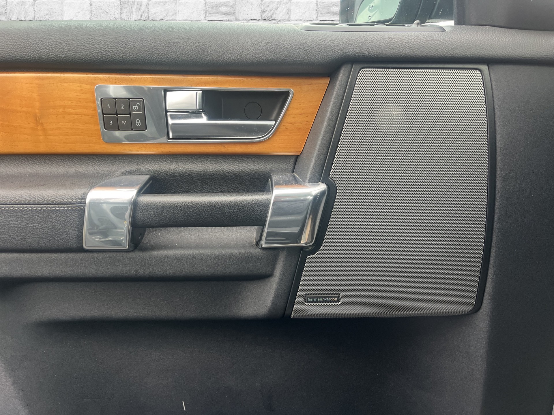LAND ROVER Discovery 3.0 SDV6 HSE Automatic 7 PLACES-image-13