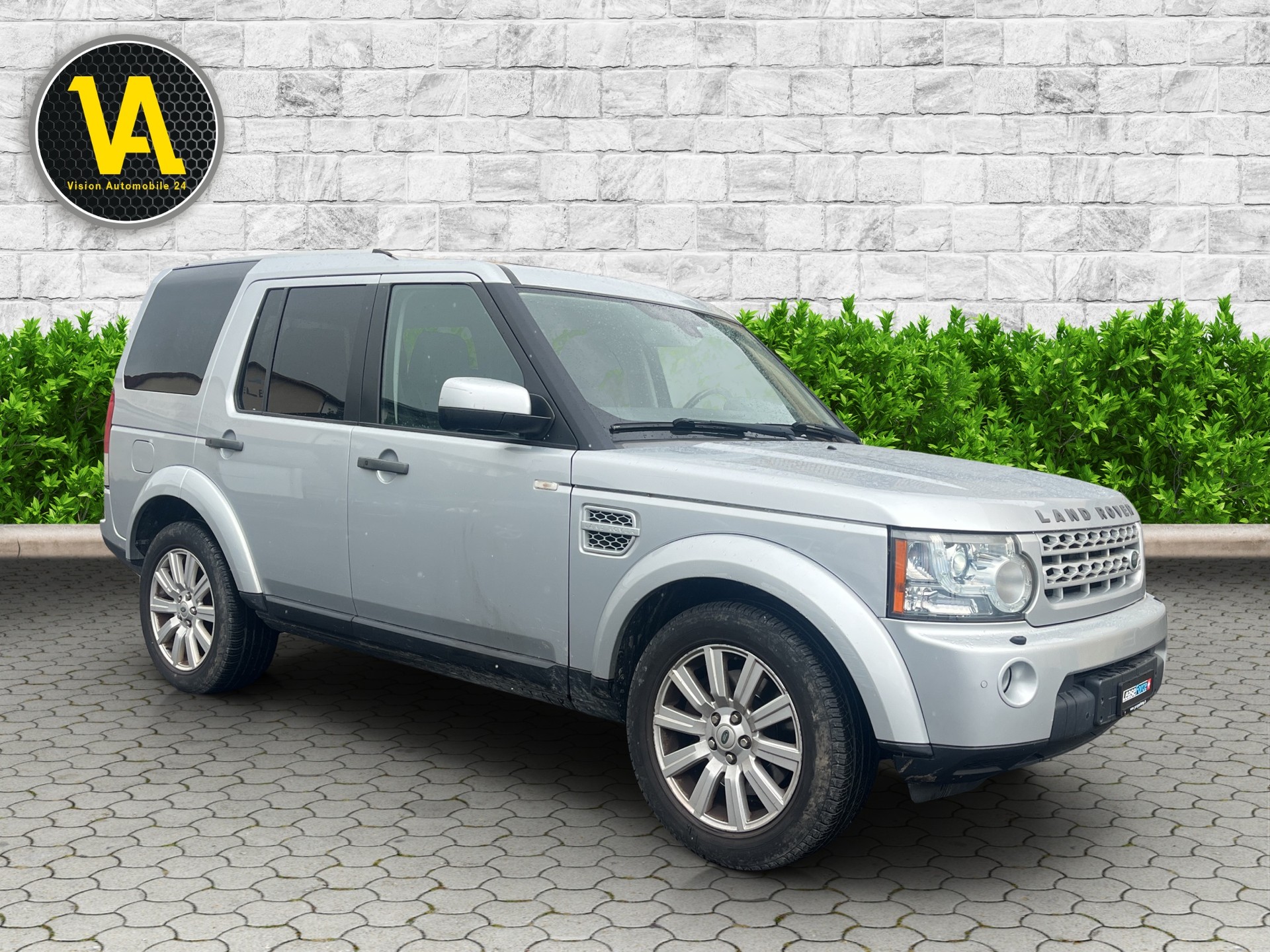 LAND ROVER Discovery 3.0 SDV6 HSE Automatic 7 PLACES-showroom-element-3