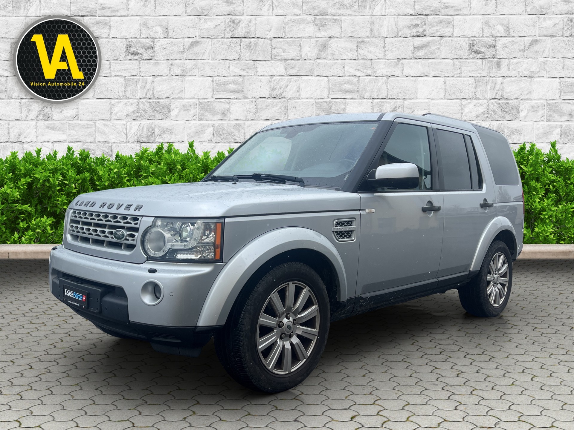 LAND ROVER Discovery 3.0 SDV6 HSE Automatic 7 PLACES-showroom-element-1