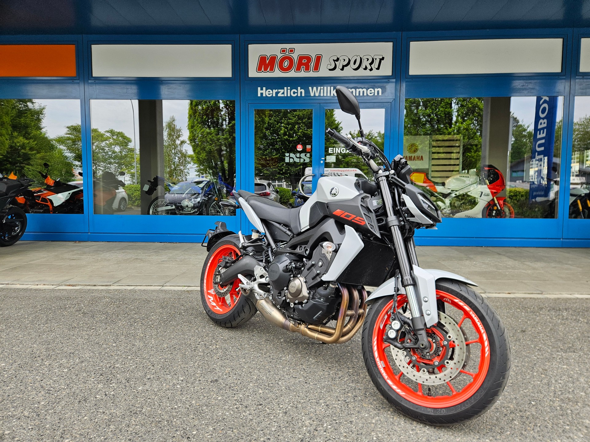 YAMAHA MT-09 ABS-image-1