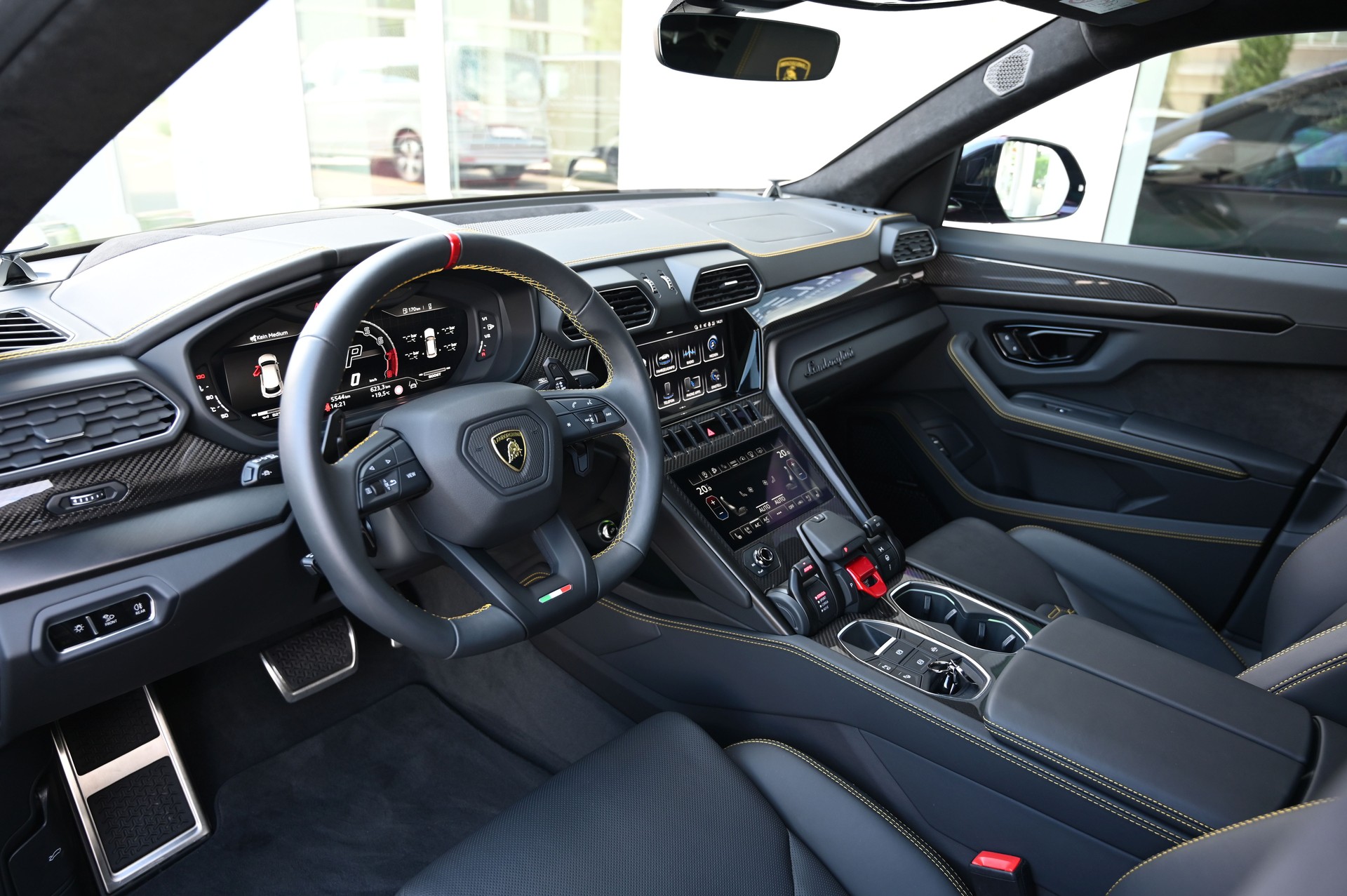 LAMBORGHINI Urus S E-Gear-image-8