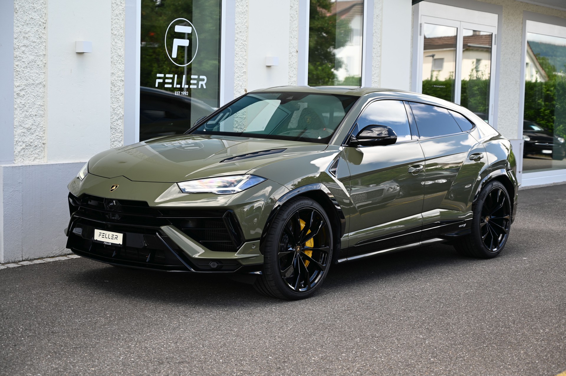 LAMBORGHINI Urus S E-Gear