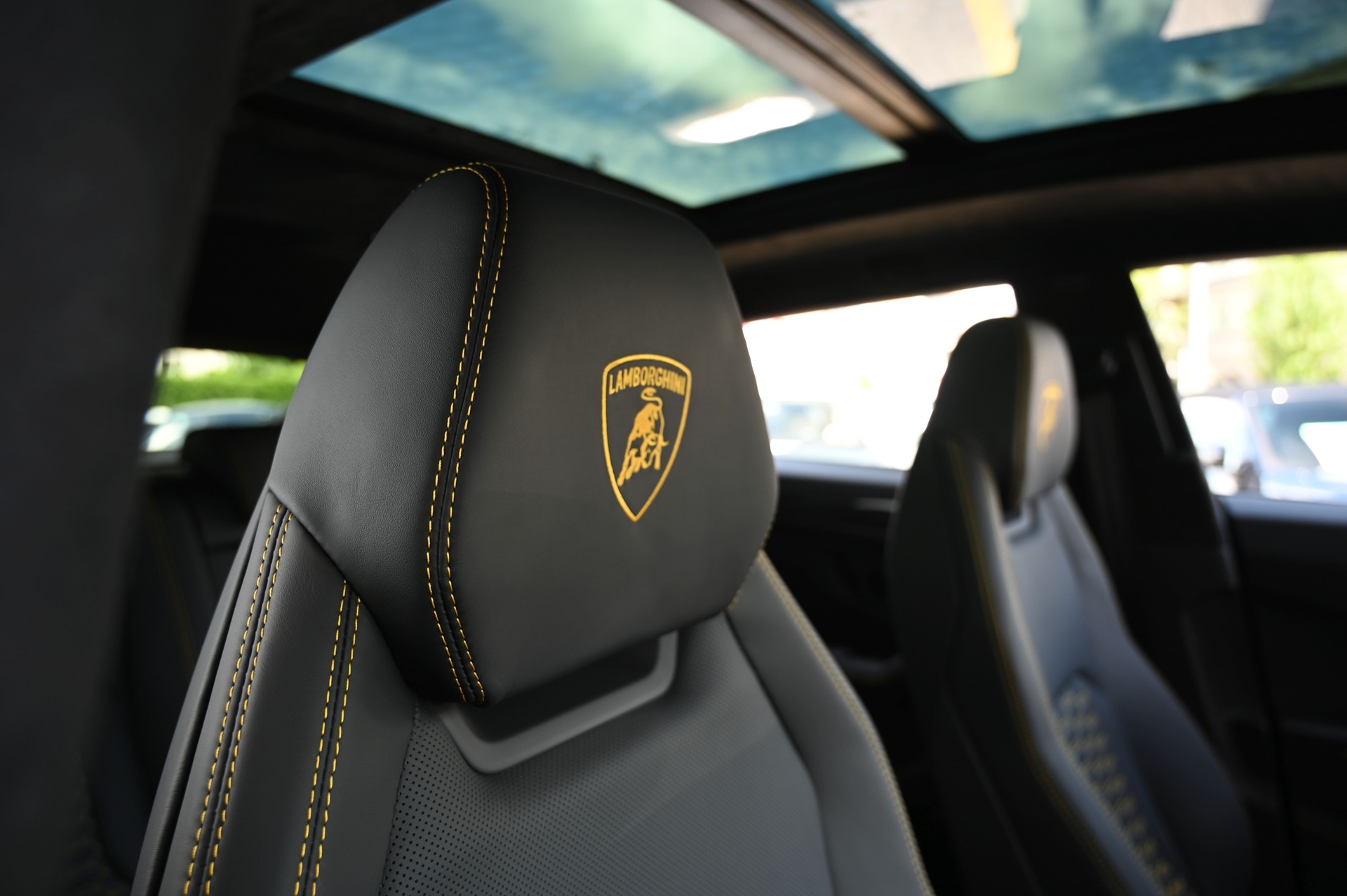 LAMBORGHINI Urus S E-Gear-image-24