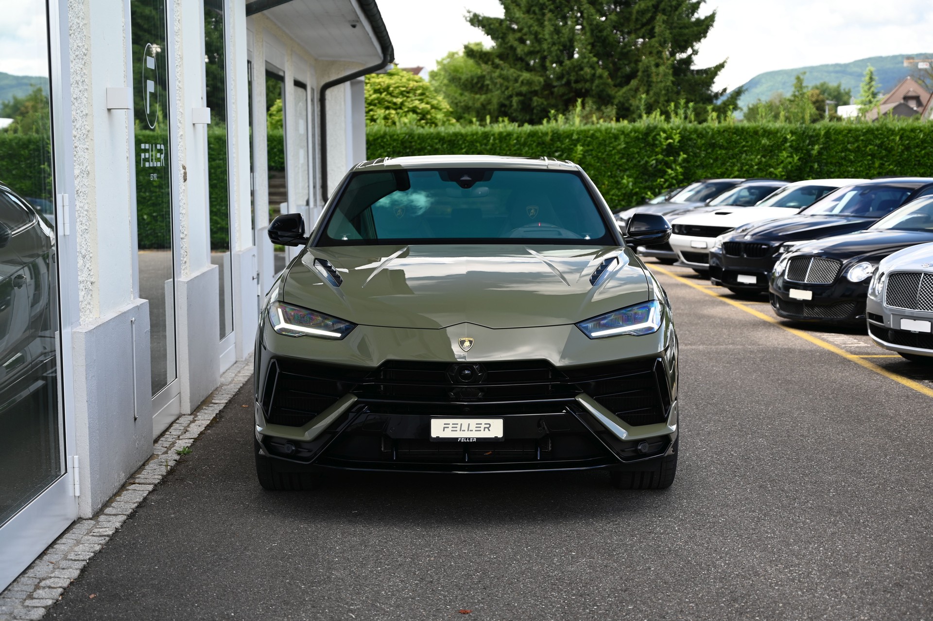 LAMBORGHINI Urus S E-Gear-showroom-element-1