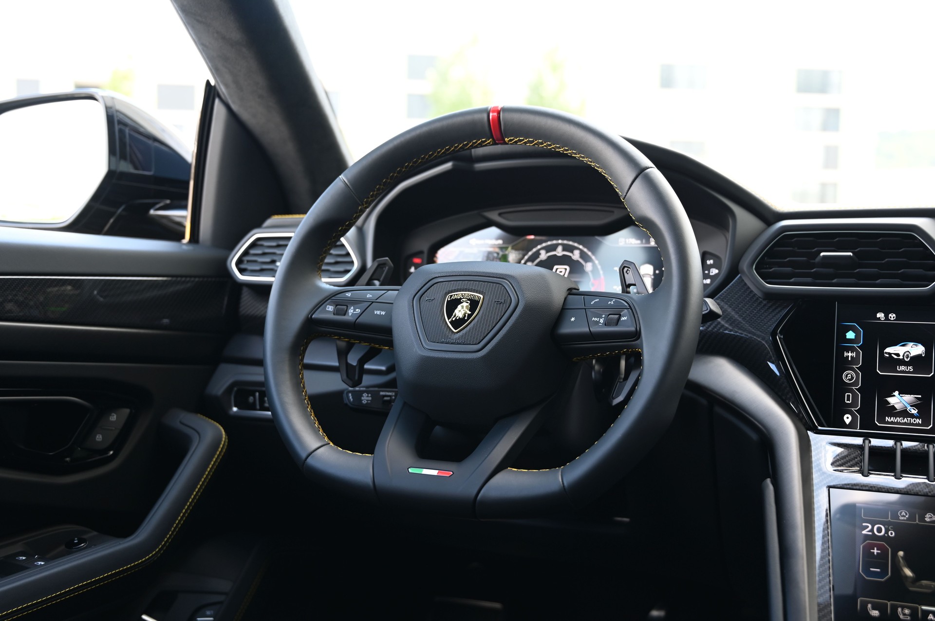 LAMBORGHINI Urus S E-Gear-image-15