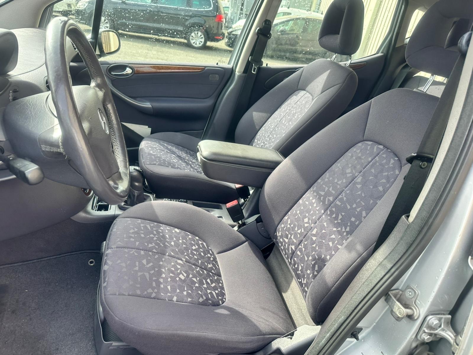 MERCEDES-BENZ A 170 CDI Elégance-image-9