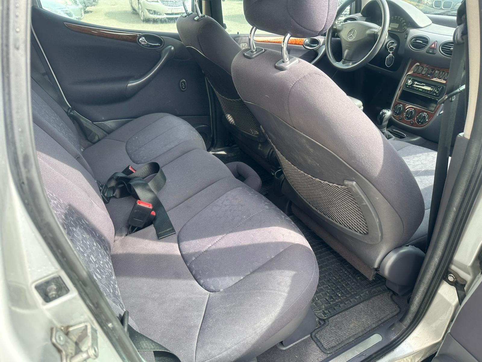 MERCEDES-BENZ A 170 CDI Elégance-image-12