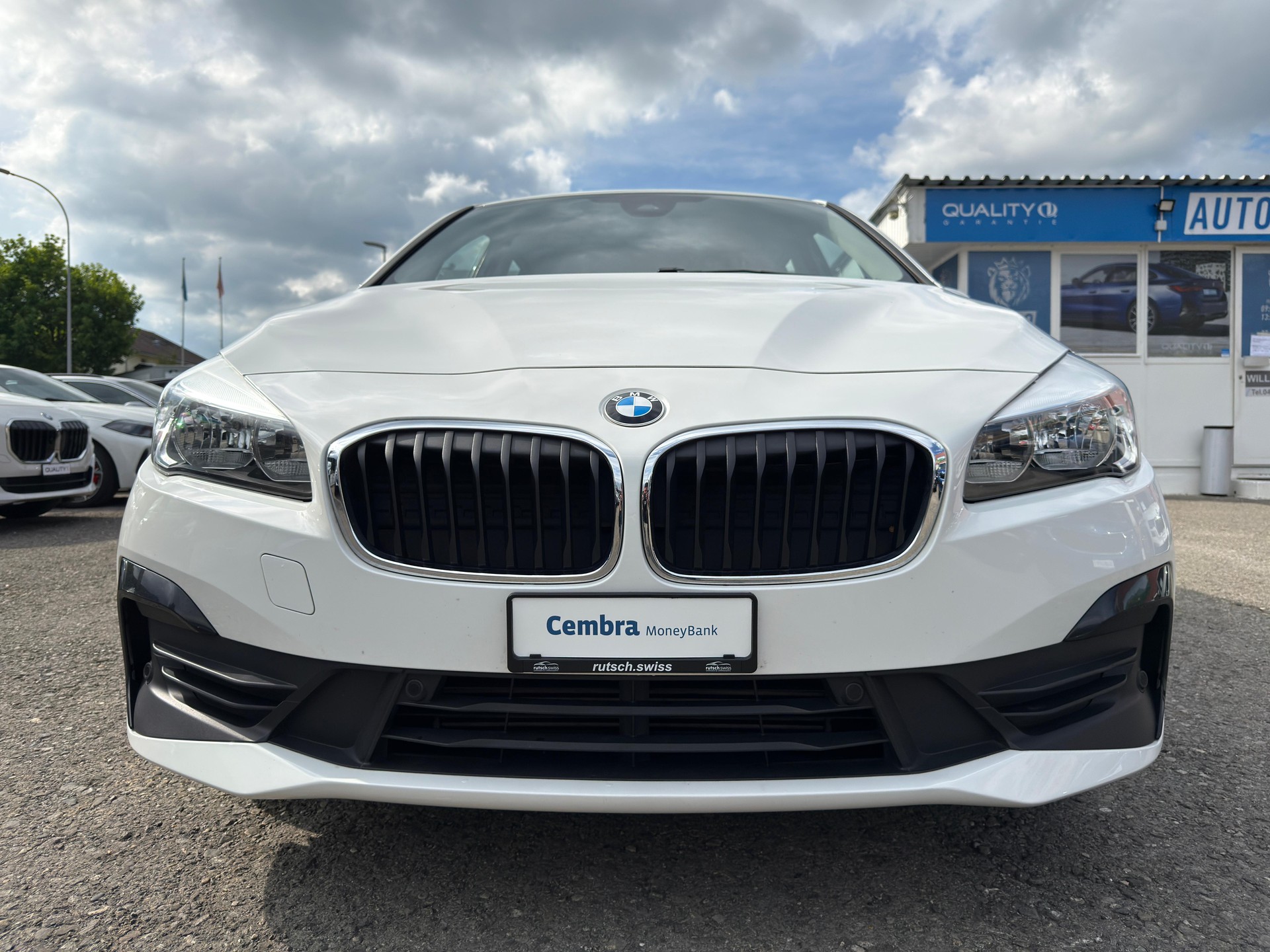BMW 216d Gran Tourer DKG-showroom-element-3