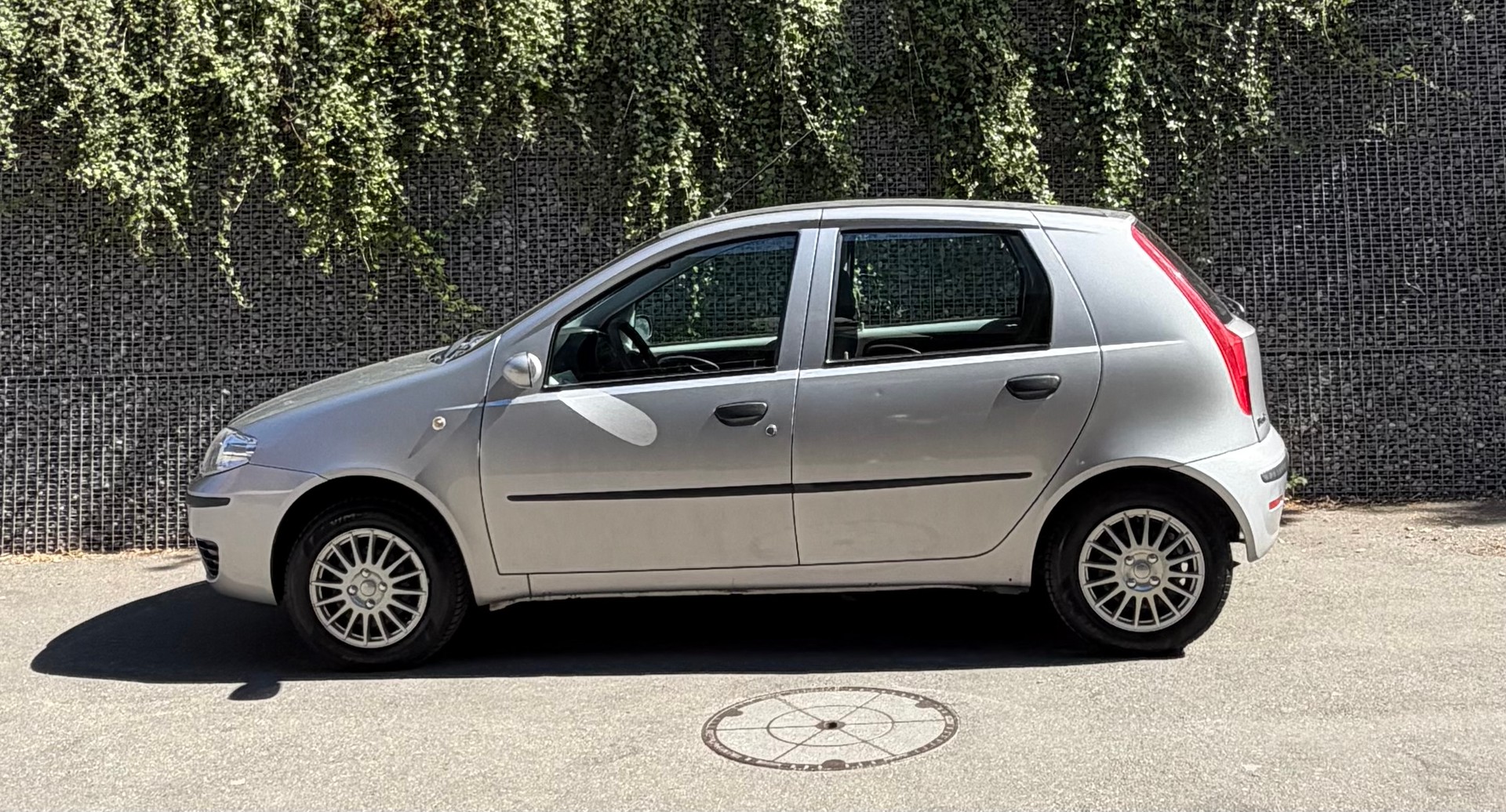 FIAT Punto 1.4 16V Dynamic-image-1
