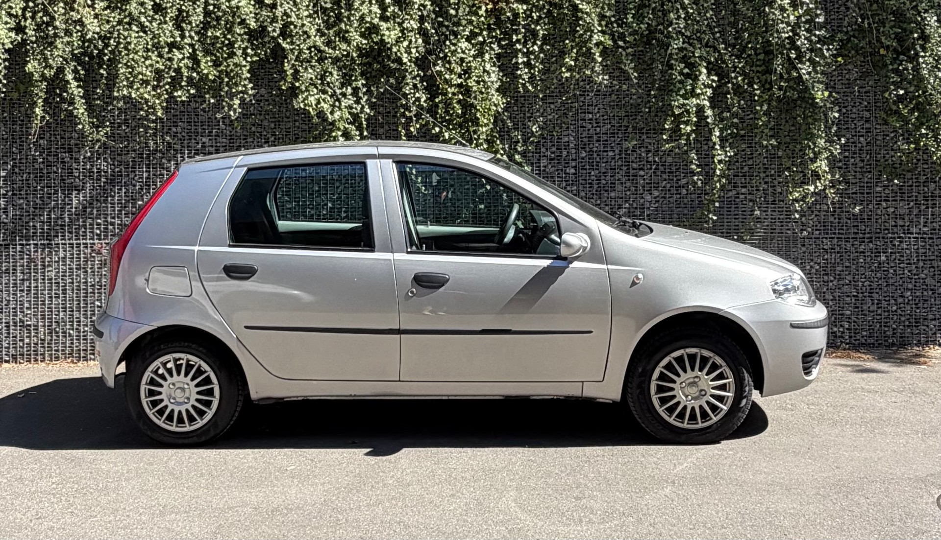 FIAT Punto 1.4 16V Dynamic-image-5