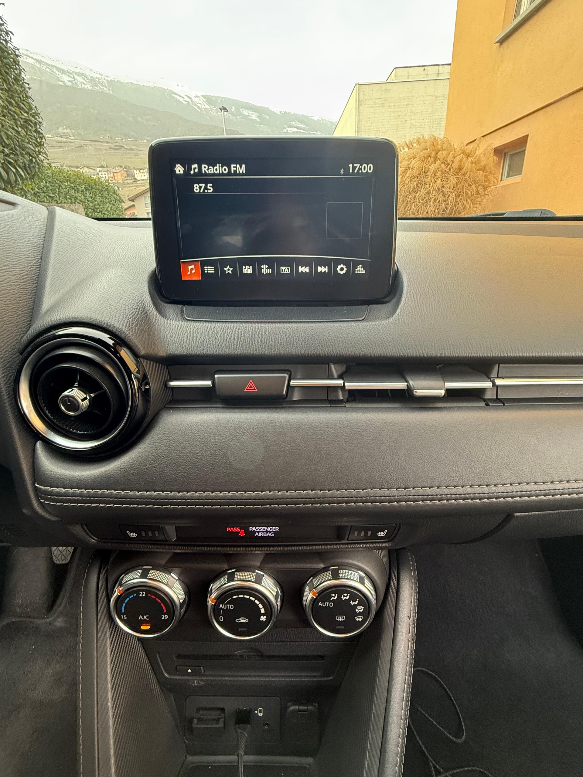 MAZDA 1.5 115 Revolution-image-4