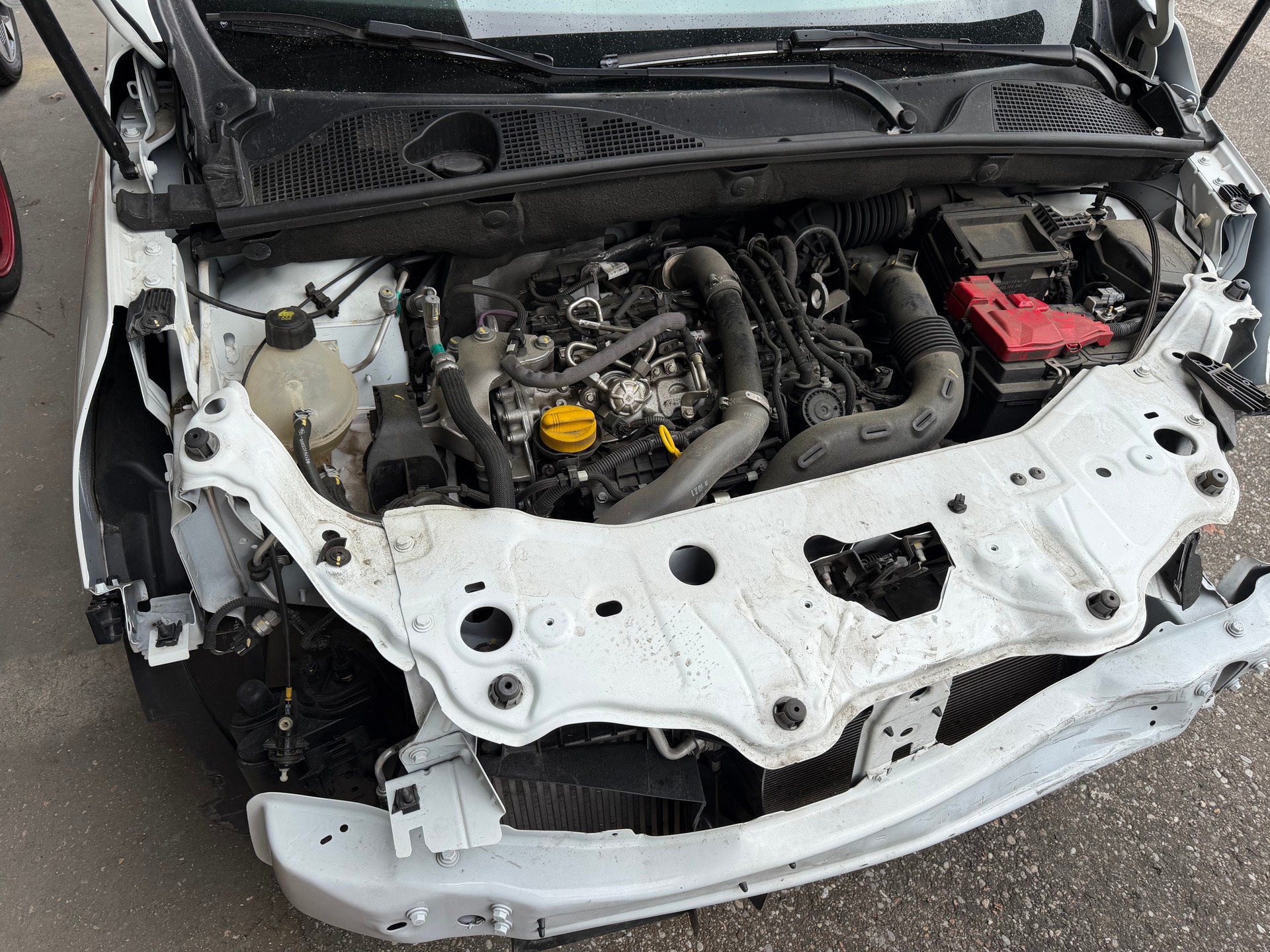 RENAULT UNFALL WAGEN. FAHRBAR AUF PLATZ. EXPRESS 1.3TCe 100 PF KASTEN WAGEN. NAVI KM 52`000. PREIS 3990.-.-image-20