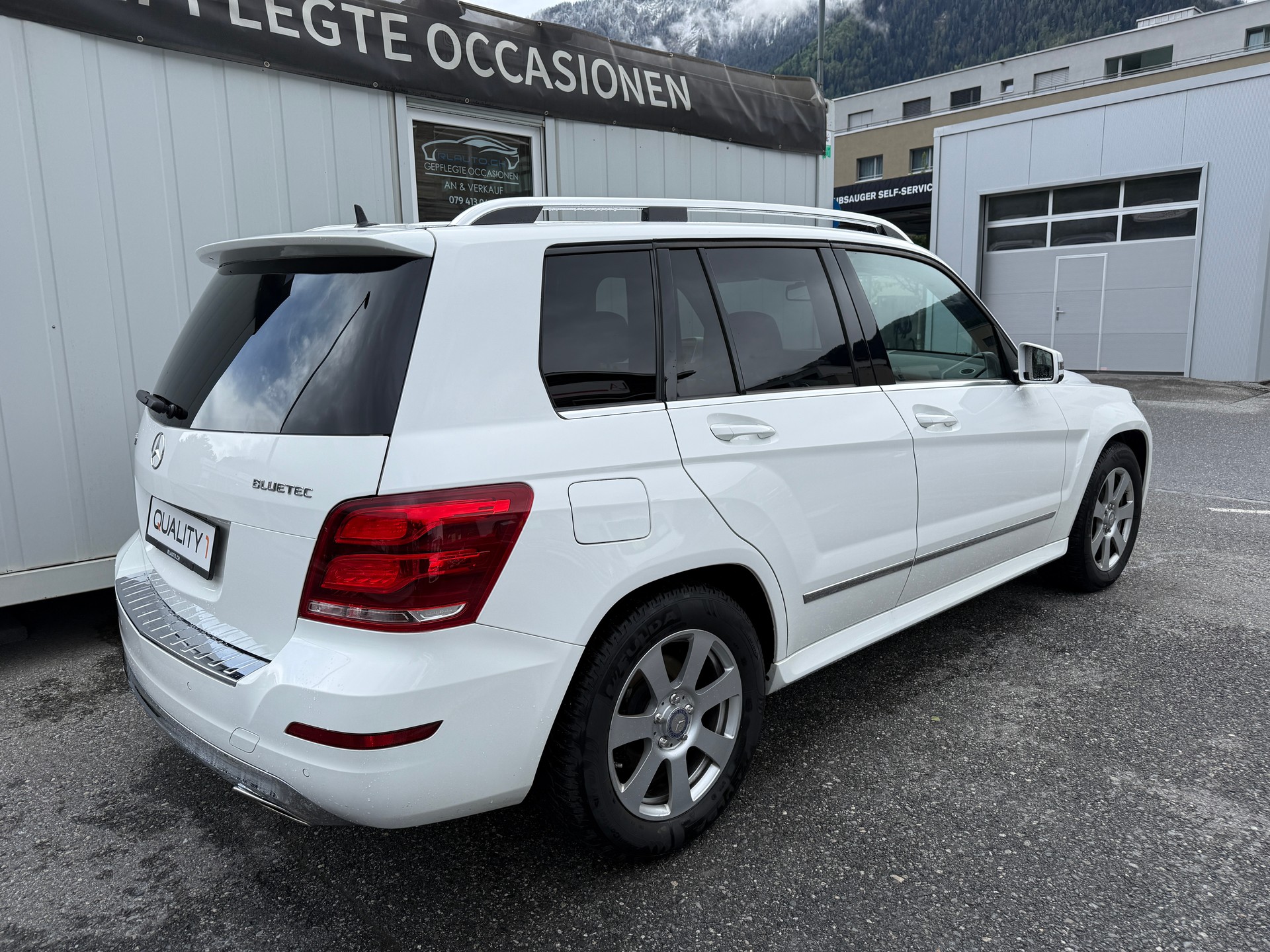 MERCEDES-BENZ GLK 220 BlueTEC Swiss Star Ed. 4Matic 7G-Tronic * TOPZUSTAND* SERVICEGEPFLEGT*-showroom-element-3