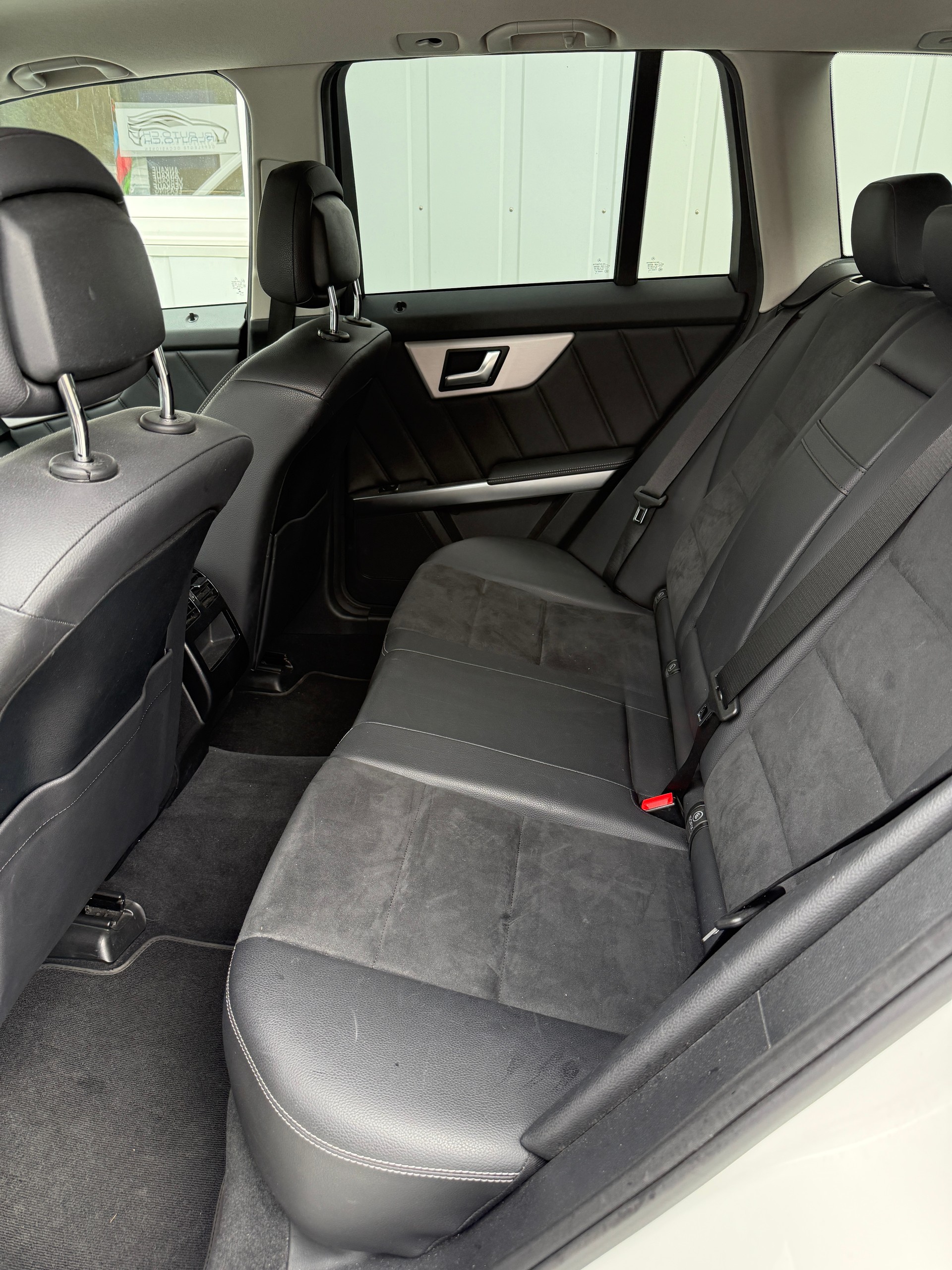 MERCEDES-BENZ GLK 220 BlueTEC Swiss Star Ed. 4Matic 7G-Tronic * TOPZUSTAND* SERVICEGEPFLEGT*-image-12