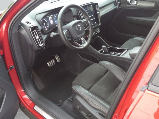 VOLVO XC40 T4 AWD R-Design-image-9
