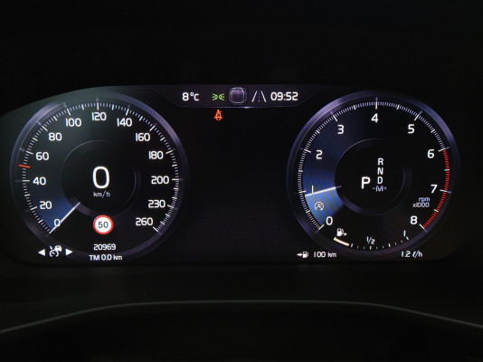 VOLVO XC40 T4 AWD R-Design-image-10
