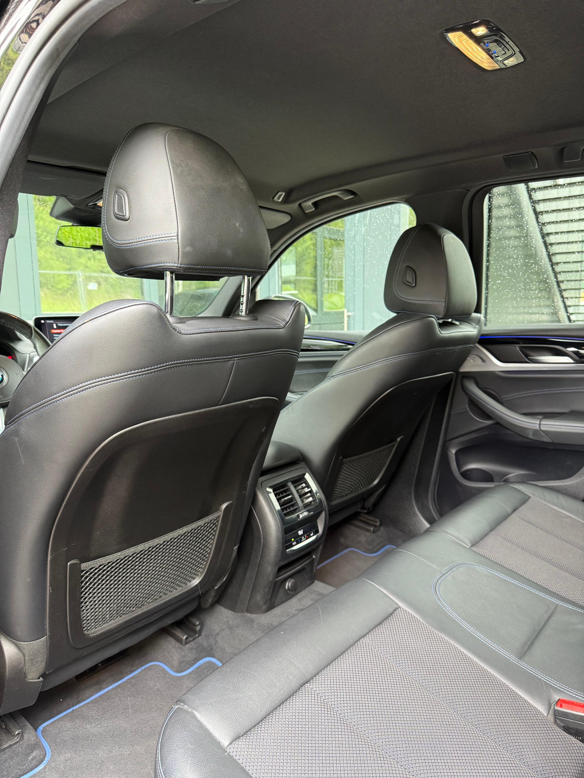 BMW X3 xDrive 25d Individual M Sport Steptronic-image-13