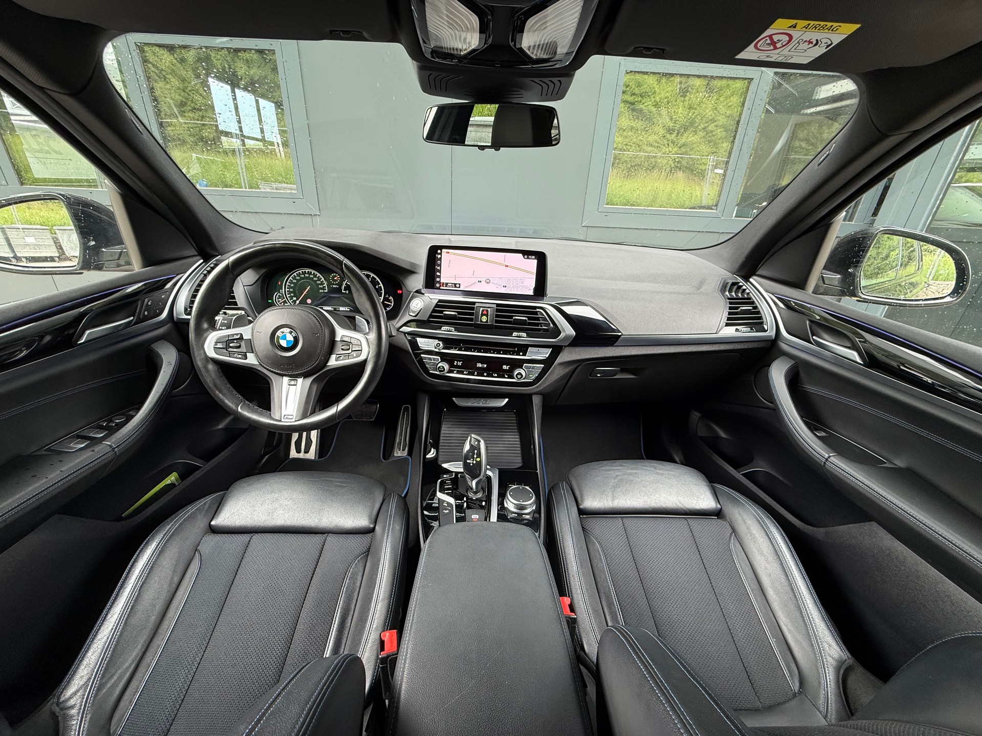 BMW X3 xDrive 25d Individual M Sport Steptronic-image-15