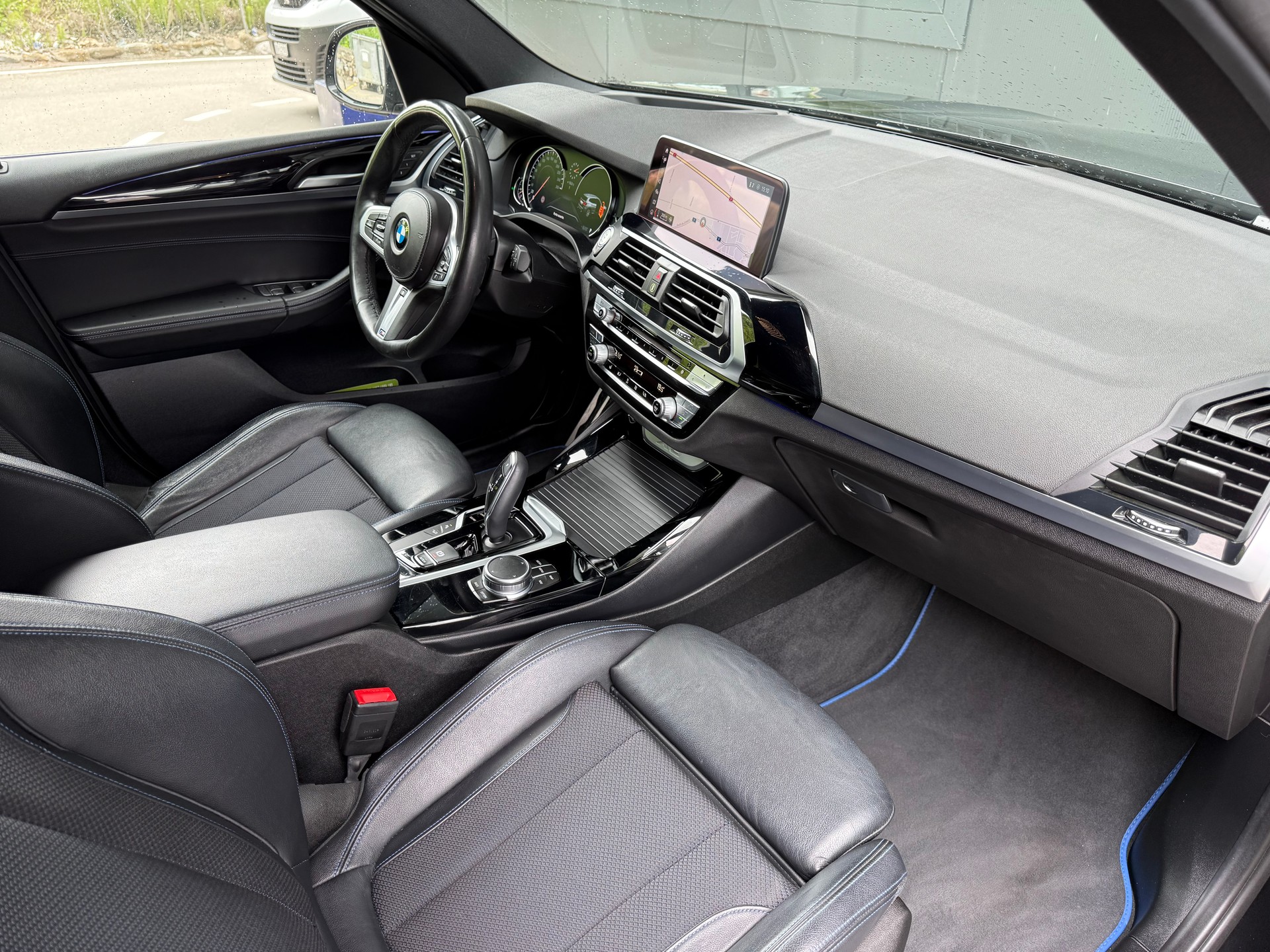 BMW X3 xDrive 25d Individual M Sport Steptronic-image-18
